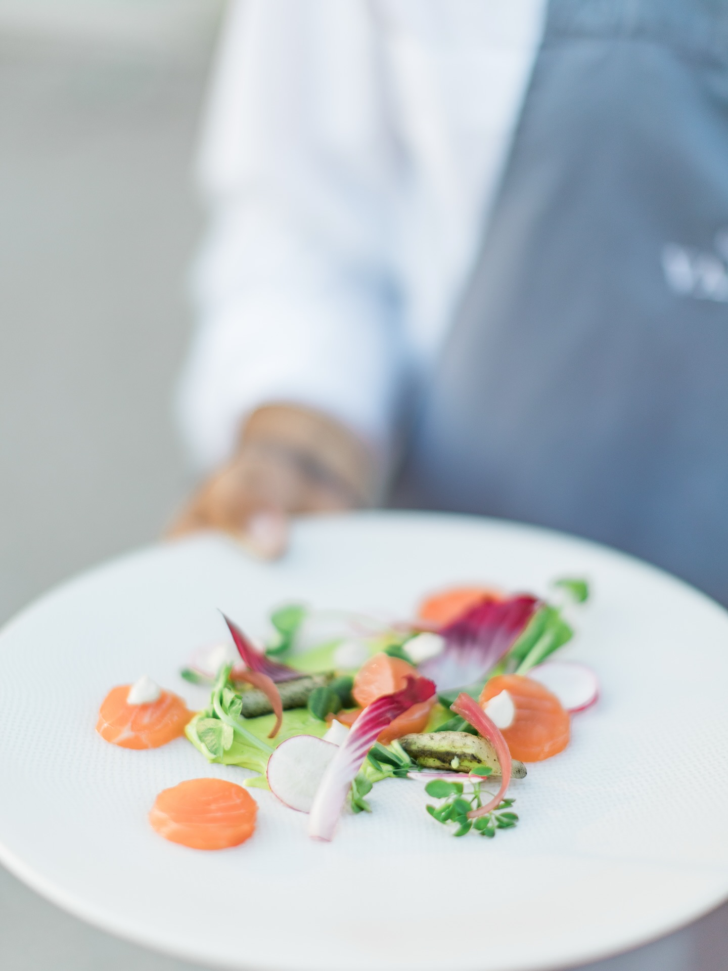 When it comes to luxury weddings in France, food isn’t an afterthought—it’s an event in itself!✨
At Château de Varennes,@private_chef_georgewinterford doesn’t just cook, he curates experiences. From delicate entrées to artful desserts, every dish reflects the elegance of French gastronomy at its finest.
Because let’s be honest: when your guests fly halfway across the world for your wedding, they don’t just expect beautiful, they expect unforgettable. And nothing says unforgettable like a menu signed by a chef who lives and breathes haute cuisine.
Luxury isn’t just in the chandeliers or the flowers. It’s on the plate as well 🥂
Wedding Planner: @enamoredandmotion
Photography: @eliasagustafsson with @marni_olivier_
Venue: @chateaudevarennes
Florals: @elles_floraldesigner
Music: @mainlineduo_music
DJ: @tiamwills
Rentals & decor: @jolibazaar
Catering: @private_chef_georgewinterford
#LuxuryWeddingPlanner #ChateauWedding #DestinationWeddingFrance #FrenchGastronomy #LuxuryEventsFrance #ChateauDeVarennes #LuxuryWeddingExperience