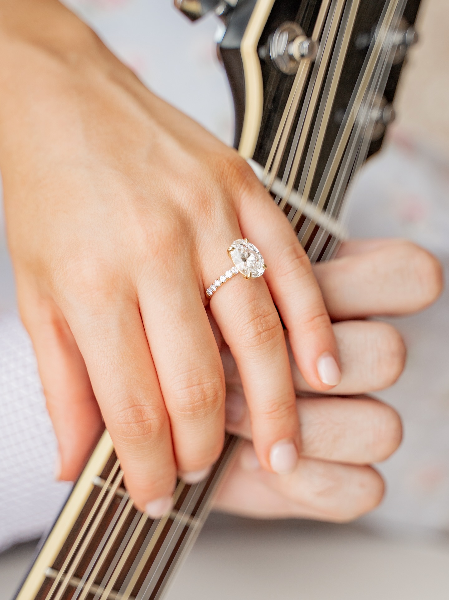 I’ve been in proposal land lately and each one is so different and unique it’s beautiful to see what these guys plan and celebrate! 🎸🦒💍
📍Disney’s Animal Kingdom Lodge
#disneyproposalphotographer #orlandoproposalphotographer #floridaproposalphotographer #orlandoengagementphotographer #disneyengagementsession #disneysanimalkingdomlodge #disneyweddingphotographer