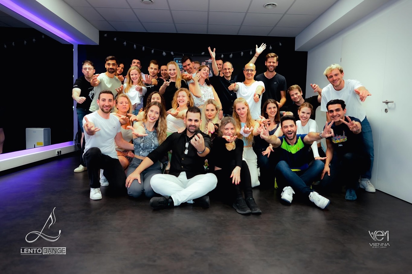 🤍 DANCE WITH LENTO ♥️
⭐️ Quick Results, Flexible Programs ⭐️
⏩️ Pay Per Class
⏩️ No Dance Partner/No Registration Needed
📍 Lento Dance Studio - Traungasse 14, 1030, Wien