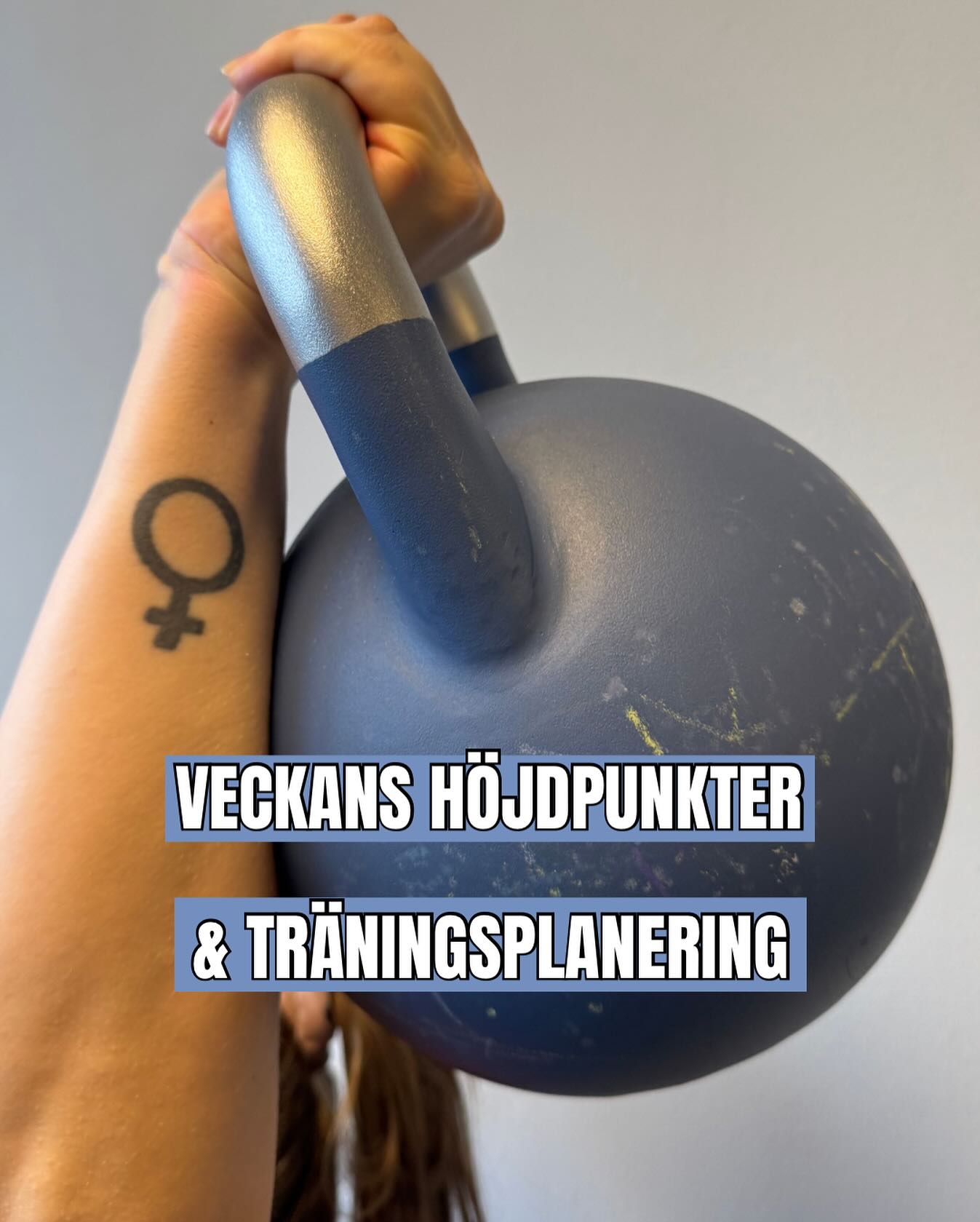 VECKANS HÖJDPUNKTER & TRÄNINGSPLANERING
Äntligen måndag, eller hur! Den här veckan har jag bokat in en massa spännande möten för att göra hösten lite roligare för er & mig - komme rbli så BRA! Ni kommer få lite hintar om vad under veckan som kommer. Och på tal om det så har jag en supernyhet som jag endast kommer att dela med mig till er som kommer på morgonens Aktiva Barnvagnspromenad - du VILL komma 🙌🏽
Det här är också sista veckan med våra träningsgrupper, nästa vecka startar ett nytt Bootcamp - har du anmält dig? Fåtal platser kvar bara!
Här delar jag med mig av några höjdpunkter från min vecka & min träningsplanering. Vad gör du i veckan? Finns det något du ser extra mycket fram emot? Berätta!
🔹MÅNDAG
▪️Aktiv Barnvagnspromenad kl. 10.00 tillsammans med @xlash
▪️Min storasyster kommer till stan för promenad & lunch, så lyxigt att hänga en vardag!
▪️Simskola med Filippa 💦
🏃♀️Promenad 5km
🔹TISDAG
▪️Heldag i studion med alla träningsgrupper!
▪️Förbereda content för en kampanj som ska ut
🏃♀️ Kort löppass, 5km
🔹ONSDAG
▪️Vattengympa på Sturebadet
▪️Admindag & frukost med mig själv
🏋️♀️ Helkroppspass
🔹TORSDAG
▪️Mamma- & gravidgrupper hela dagen, bästa!
🏃♀️Promenad 5km
🔹FREDAG
▪️PT klienter i studion
🏋️♀️ Rumpa
🔹LÖR/SÖN
▪️Privat HLR kurs ♥️
▪️Umgås med familjen
🏃♀️ Ett långpass på Djurgården