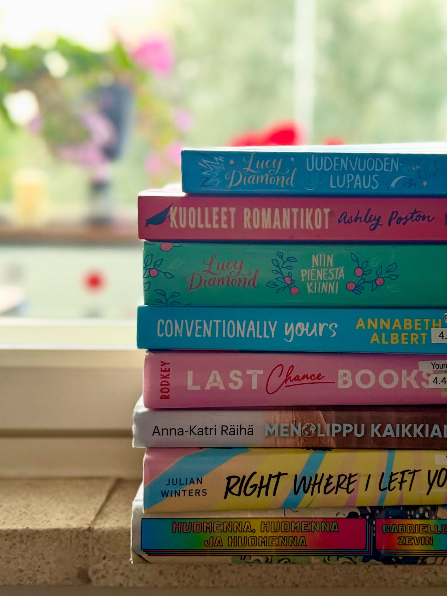 Kun kaikki lainavaraukset tulee kerralla haettavaksi… 😳
🎵
#lukeminen #kirjat #kirjasto