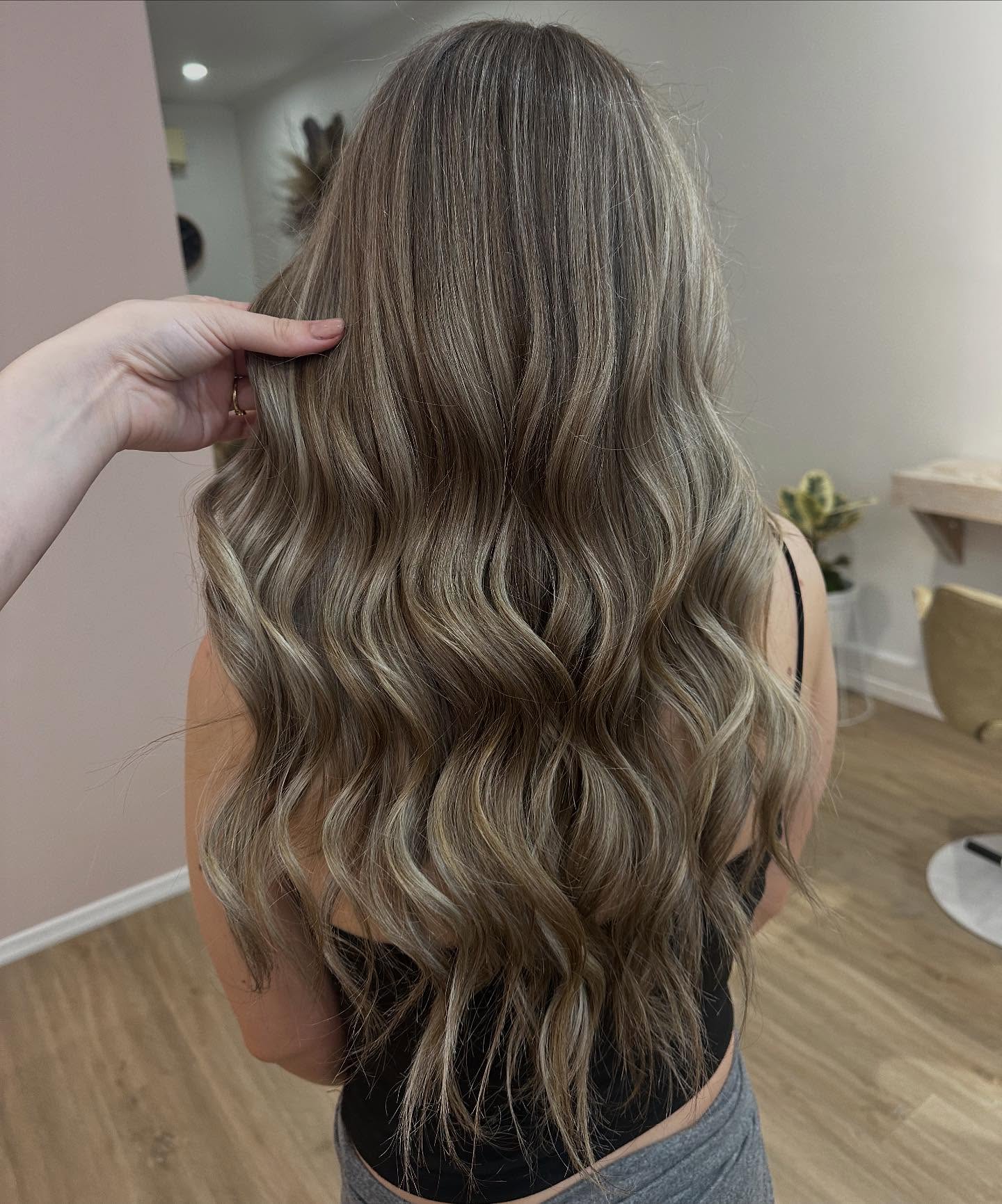 Hello @nataliabloomhairmorrinsville 👀
Big slay on the balayage’s this week 🥰