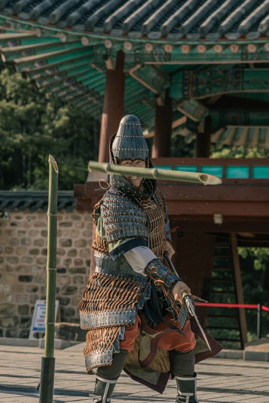 베기(切斷, Cutting Practice)는 전통 무예 수련의 핵심 중 하나로, 도검의 정확한 힘과 집중을 통해 대상을 베어내는 훈련입니다.
단순한 힘이 아닌 올바른 자세, 호흡, 정신 집중이 어우러져야 완성되며, 무사의 깊은 수련을 보여줍니다.
특히 대나무 베기는 단단함을 이겨내는 힘과 기술을, 짚단 베기는 날의 정확성과 세밀함을 훈련하는 과정으로 각각 중요한 의미를 가집니다.
칼날이 대나무와 짚단을 가르는 순간, 무예의 진정성과 무사의 정신이 그대로 드러납니다. ⚔️
(사)한국24반무예문화진흥원
서울특별시 강남구 논현로 38길 36, 4층 (06296)
☎️ 010-5112-0124
🌐 www.muye24ban.com
교육 및 행사에 대한 자세한 문의는 DM으로 보내주세요!
함께 전통무예의 멋과 가치를 나누는 시간을 만들어가요.
---------------------------------------------
Cutting Practice (Beggi) is one of the core disciplines in traditional martial arts, where precision, strength, and focus are combined to cut through a target.
It’s not about brute force — but the harmony of posture, breathing, and concentration, showing the depth of a warrior’s training.
In particular, bamboo cutting trains power and technique to overcome resistance, while straw bundle cutting develops accuracy and fine control of the blade.
When the sword slices through bamboo or straw, it reveals both the authenticity of martial arts and the true spirit of the warrior. ⚔️
Korea 24-Ban Martial Arts Cultural Promotion Association
4F, 36, Nonhyeon-ro 38-gil, Gangnam-gu, Seoul, 06296
☎️ +82-10-5112-0124
🌐 www.muye24ban.com
For detailed inquiries about our programs and events, feel free to send us a DM.
Let’s share and preserve the value of Korea’s martial arts heritage together.
---------------------------------------------
#무예24반 #전통무예 #베기 #대나무베기 #짚단베기 #CuttingPractice #BambooCutting #StrawCutting #KoreanMartialArts #무예도보통지 #MartialArts #SwordTraining #TraditionalMartialArts #무사의길 #KCulture
#Korea24banmartialarts