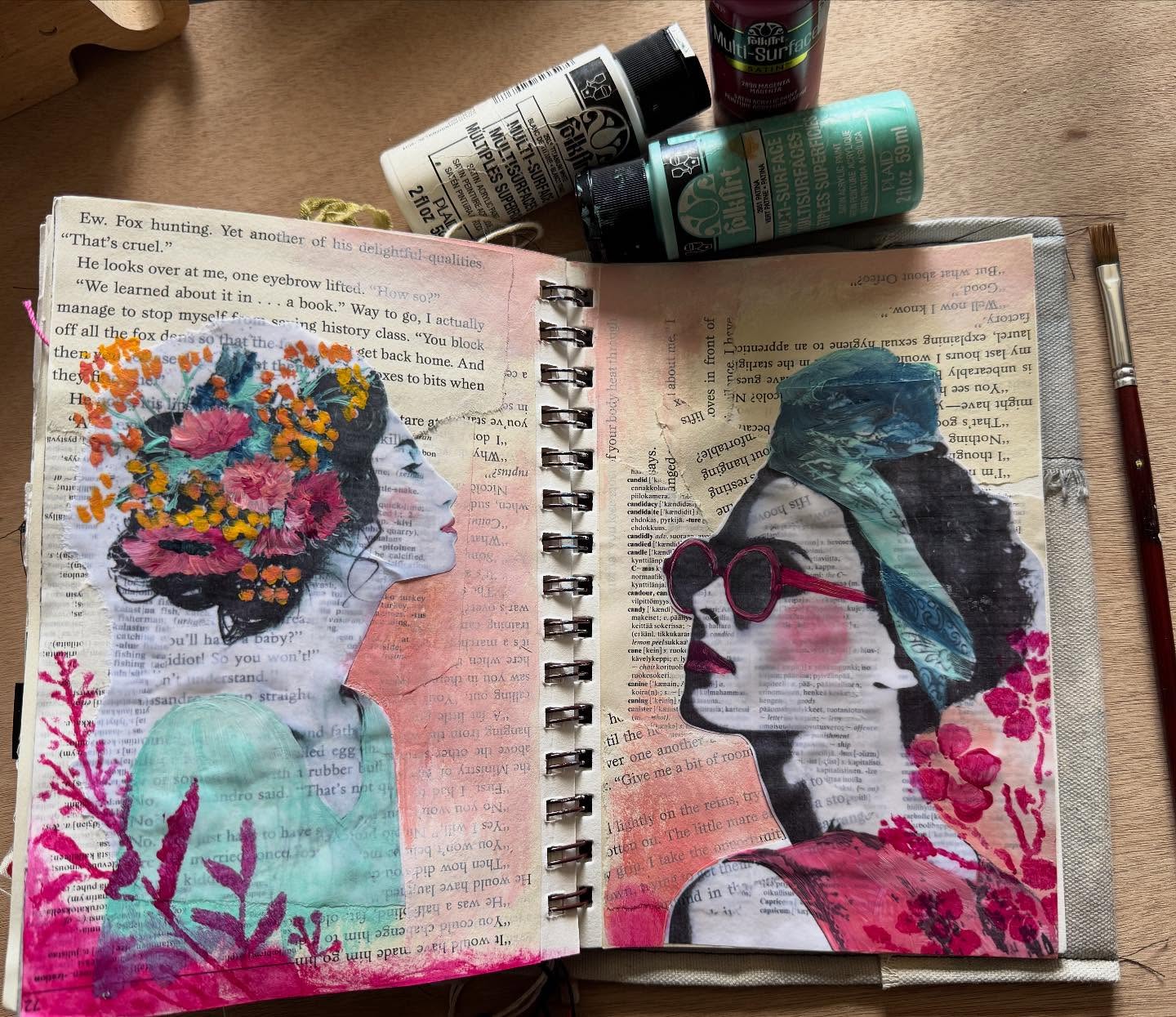 Waxing & painting in my mixed media journal class!
The way I use wax is not really encaustic even though I use hot wax. In my opinion of course 😆
Since I do art inside my art journal I need to make sure it doesn’t stick my pages together. I also prefer acrylics so my way you can also paint over it with acrylics.
#artjournals #encausticart #waxart #mixedmedia #mixedmediafaces