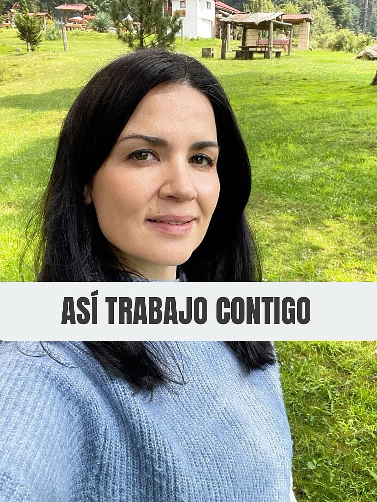 Me apasiona seguir aprendiendo y creciendo. Disfruto tomar cursos, talleres, leer libros, ver películas con sentido, pero sobre todo, aprender de cada historia de vida que mis consultantes me comparten. Cada encuentro es también una oportunidad de expansión.
He invertido tiempo, energía y recursos en mi preparación porque estoy convencida de que la mejor inversión siempre es en uno mismo.
No me da miedo apostar por mi formación: es la base de mi profesionalismo y las herramientas que día a día pongo al servicio de quienes me consultan.
Mi camino académico y personal va desde el psicoanálisis hasta prácticas budistas y enfoques contemporáneos de autoconocimiento, que integro de manera orgánica en mi trabajo.
En cada sesión busco dar lo mejor de mí: escuchar profundamente y proponer el camino que esa persona necesita en particular, porque no existe un proceso idéntico al otro.
Mi enfoque no es tradicional ni rígido; no me limito a un solo marco teórico, sino que integro diversas herramientas que permiten que el proceso sea único, transformador y sanador.
Mis sesiones suelen ser profundas, retadoras y reveladoras. No pretendo que mi método sea para todos, porque cada persona necesita recorrer su propio sendero.
Pero lo que sí puedo asegurarte es que, si decides iniciar este proceso de autoconocimiento y sanación, no volverás a ser la misma persona: descubrirás nuevas formas de mirarte, de relacionarte y de vivir.
¿Qué necesitas para comenzar?
Únicamente un deseo auténtico de escucharte y abrirte a nuevas posibilidades.
Lo demás, lo iremos construyendo juntos en el camino.
Si esto resuena contigo, envíame un DM 💬
Un abrazo,
Karina.