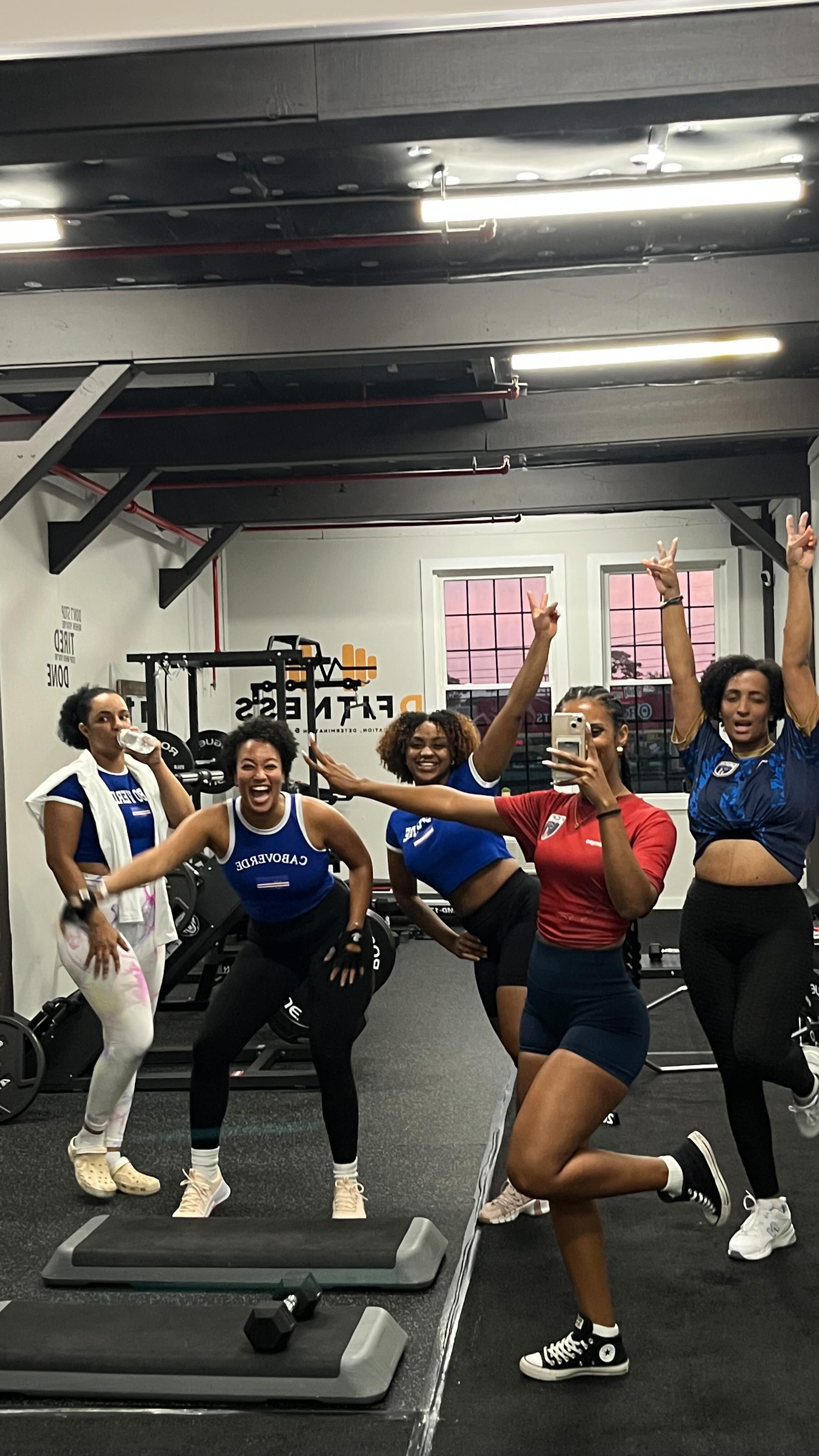 Post-victory group workout session. ⚽️
🦈💙🇨🇻