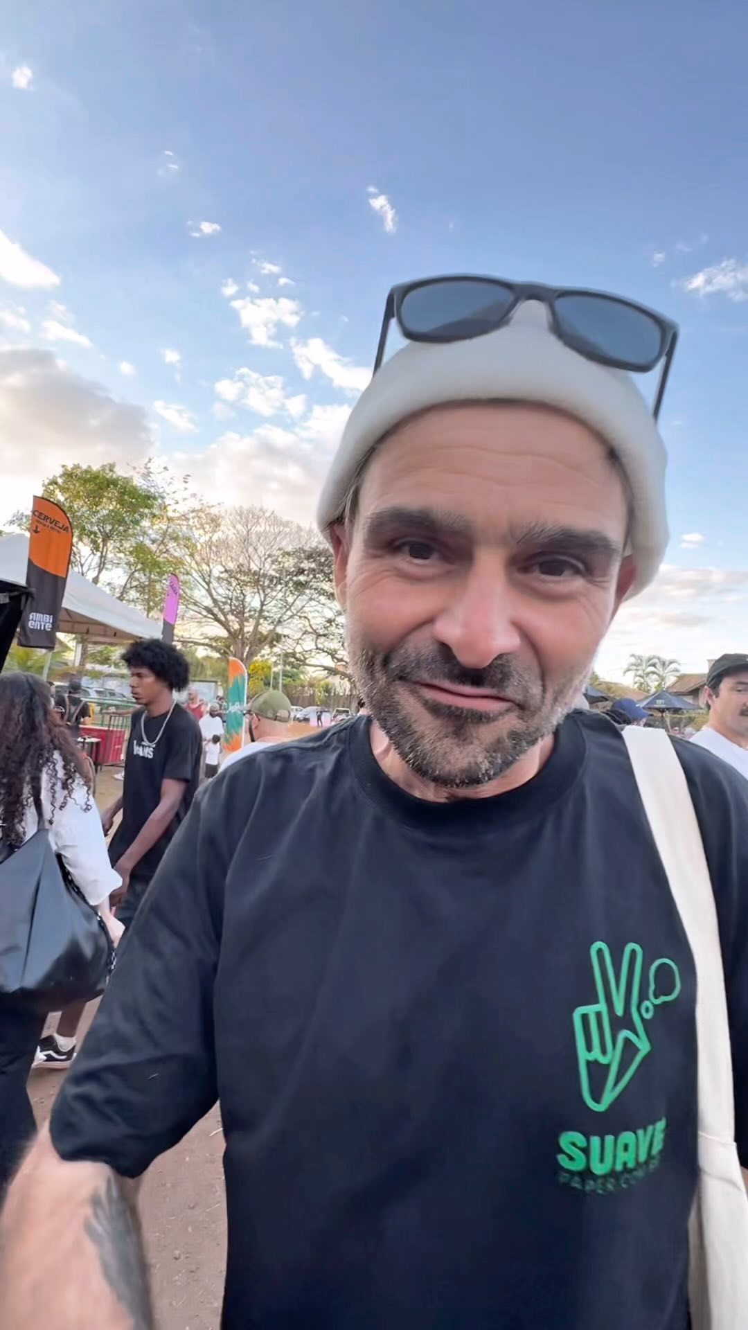 E o @mnoveline foi pra galera fazer a boa, teve muitos brindes bem Suave pra todo mundo! ✌️🔥
Hoje tem mais um dia de Goiânia Crew Attack regado a muito skate!
#suave #goiania #skateboard #goianiacrewattack