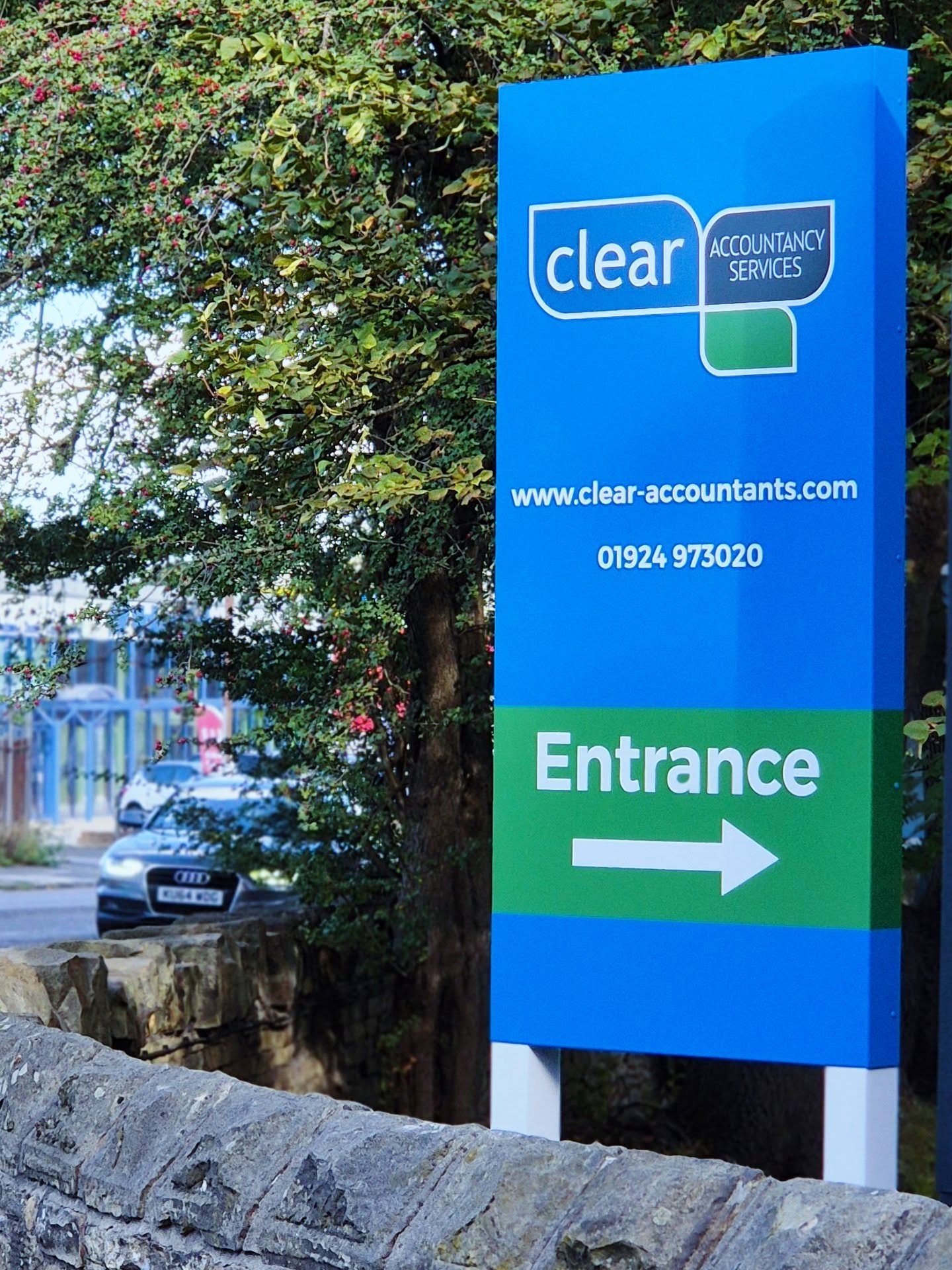 Back at it today. Digging holes and fitting signs.
We installed 2 large fabricated tray signs mounted on a 5 meter post system for @clearaccountants
Their business is now visible from the road side and their customers know exactly where to go.
#signage #postsign #totemsignage #totem #wayfindingsignage #wayfinding #fabricated #powdercoated #accountant #signs #signfitters #signcompany #familybusiness