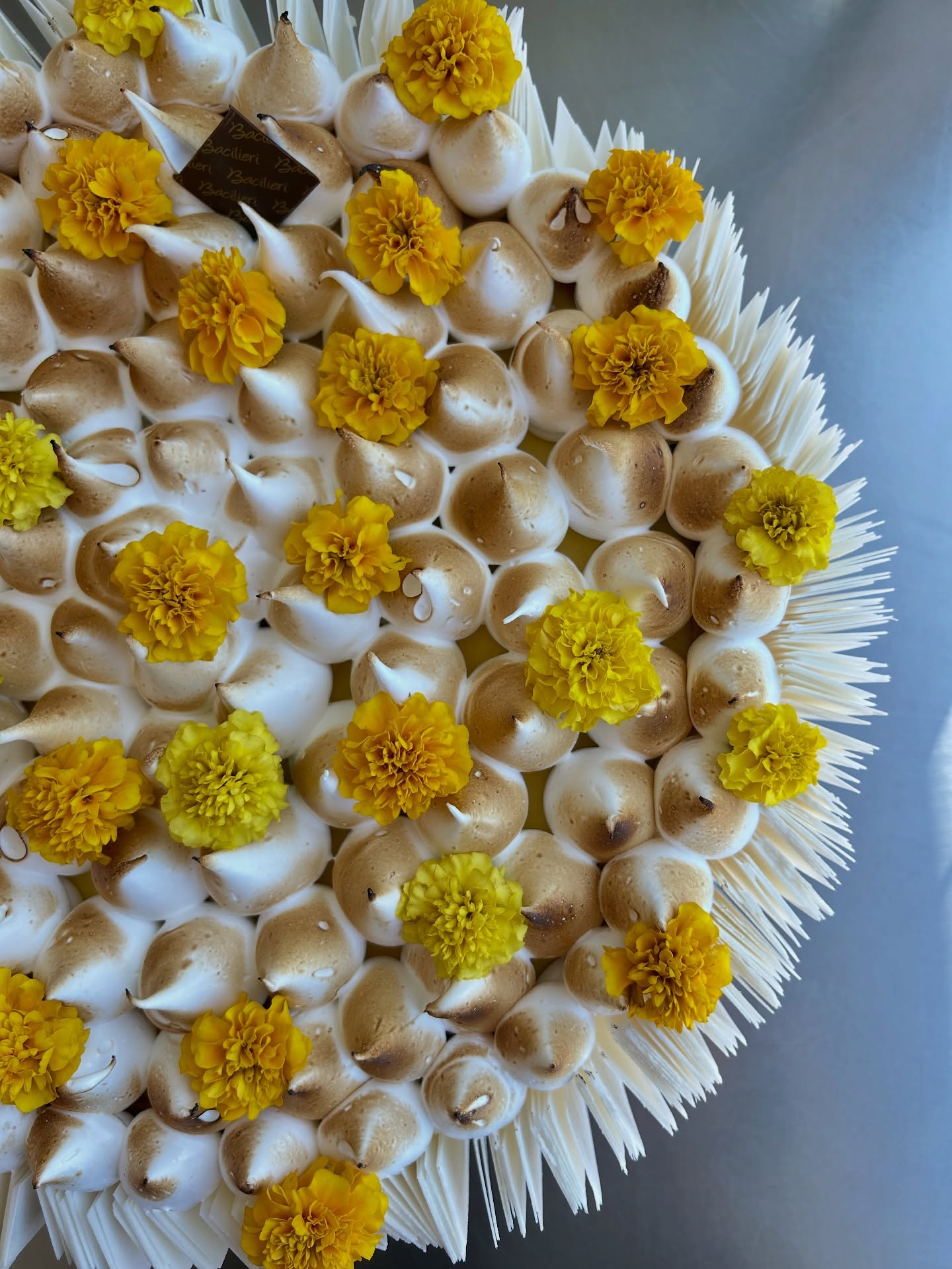 Settembre é ancora pieno di colori ☀️🌼💐
.
.
.
.
#bacilieri #pasticceriabacilieri #cake #limone🍋
#flowers #fiori
