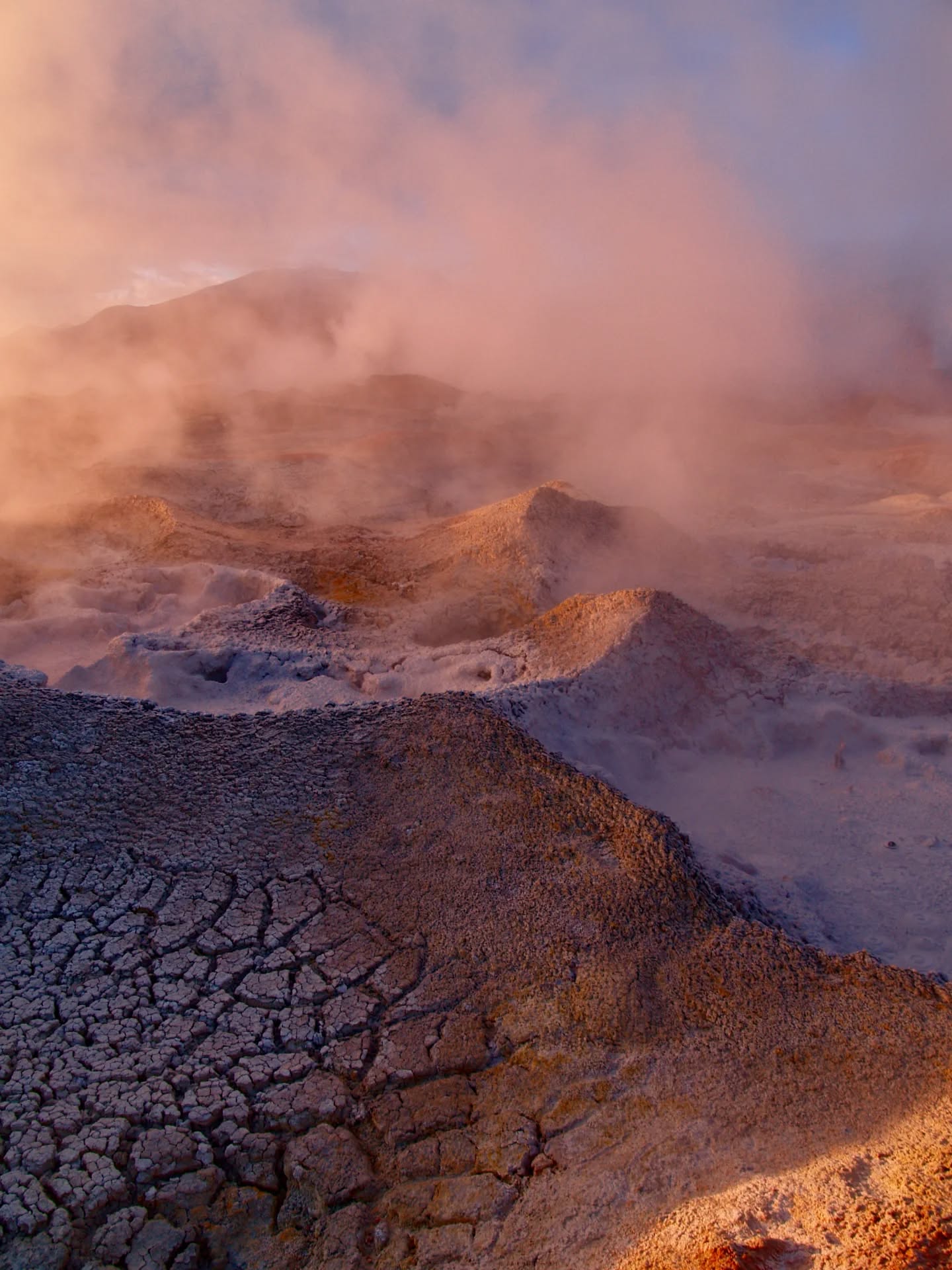 🎞️ 🪐 from our travel archives
.
what are some of the most futuristic places you've travelled to? Let us know in the comments 🌄
#nomadsoforiginmagazine #travel #futuristictravel