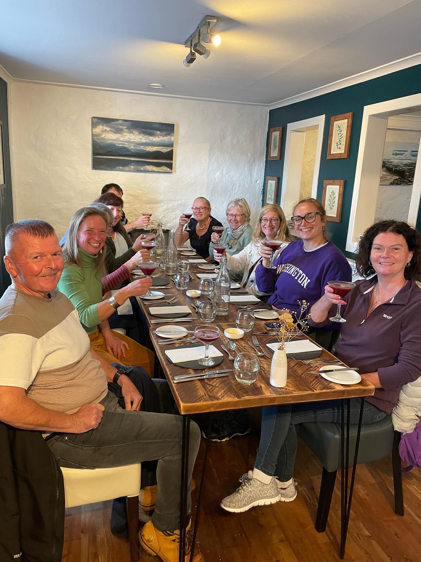 A taste of wild Morvern 🫐🍄
A delicious day despite the drizzle on our forage and feast in collaboration with @thewhitehouserestaurant today. We strolled around Lochaline and learned all about the local plants for food and ahem…boozy wild cocktails 🍸
Followed by a delicious cocktail or mocktail created by Agi, while watching a cookery demo by chef Chris and a 3 course wild themed lunch which left us all amazed by the wild flavours and full to the brim!
Thanks to everyone who joined us today. Hope to see you at a course soon!
.
.
.
.
.
#wildfood #foraged #foragedfood #eatwild #forager #foragingcourses #lochaline #morvern