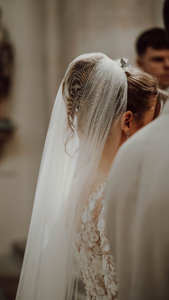 Un souffle de douceur avant le grand OUI… ✨
Les préparatifs d’une mariée, c’est bien plus qu’une mise en beauté : c’est un tourbillon d’émotions, de tendresse et de poésie. Un moment suspendu, rempli de complicité et de délicatesse.
#photographemariage #préparatifsmariée #émotions #photographefrance #roanne #photographeroanne #weddingphotographer #bridegettingready #mariage2025 #amour