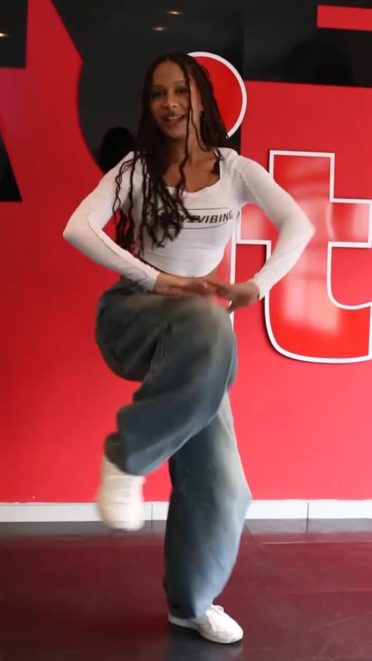 Seeing our younger dancers and older students share the floor and passion for K-Pop is what it's all about.🔥 No matter your age or experience level, we have a spot for you to learn all the latest choreo.🙌
Join us every Friday from 3:00 - 4:00 PM at DanceIt Studios Glenanda.
Your first class is completely FREE to try out!👏
For more info contact us on 067 852 1567📲
(We do not own the rights to this music just love dancing to it)
#danceit #danceitstudios #dancestudio #dance #dancer #dancers #dancing #kpop #kpopdance #dancetrend #dancetrends #danceclass #danceclasses #freeclass #danceinsa #dancesport #dancersinsa #twice