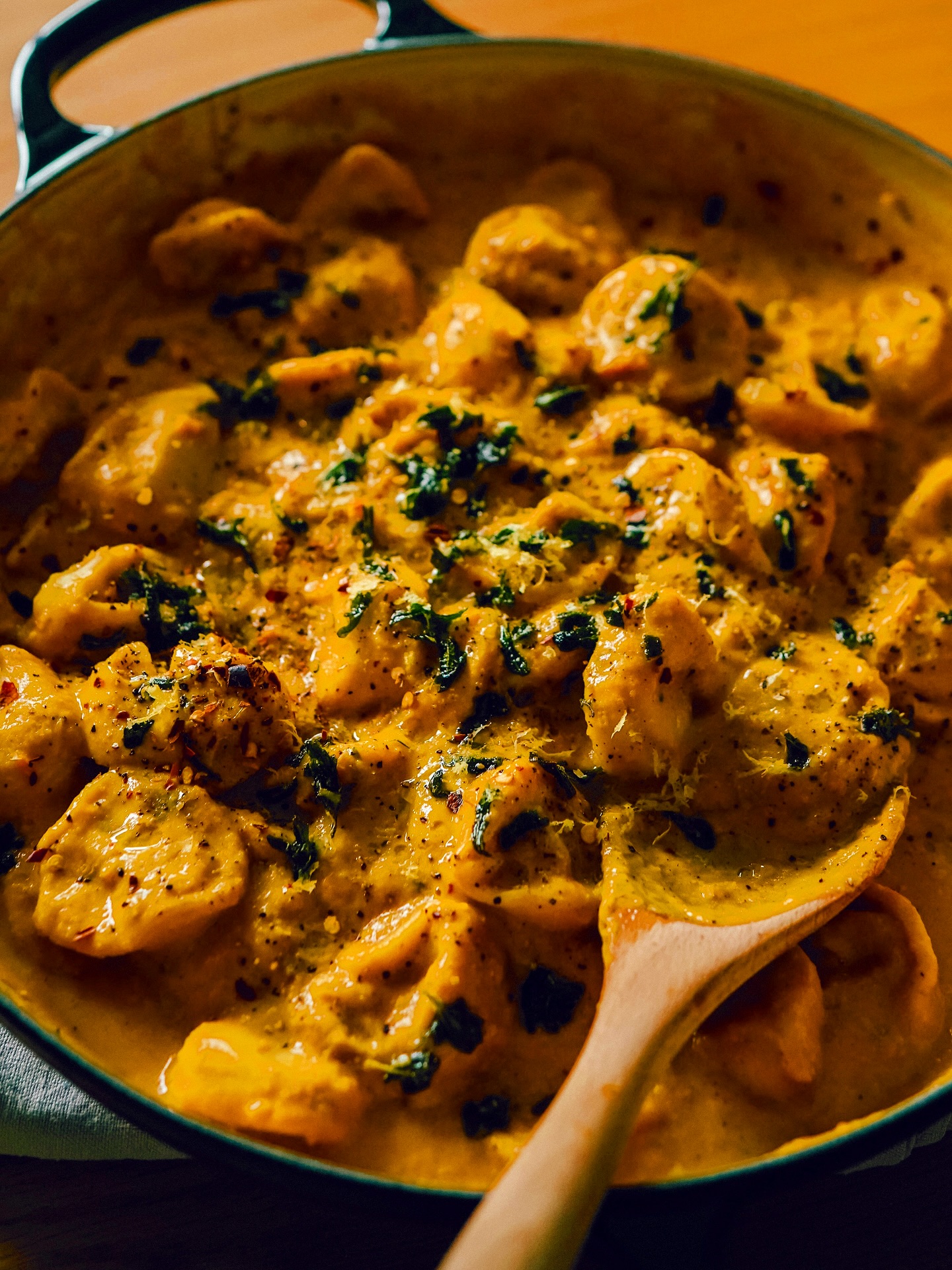 Vegan eats to make this fall 😌🍄🟫🍂
1. Tortelloni (big tortellini) with creamy roasted pumpkin sauce
2. Pumpkin pancakes with cinnamon butter
3. Danish potato soup with crispy rye bread croutons and tofu “bacon”
4. Meal prep Thai coconut curry instant noodle soup jars
5. Cardamom buns
6. Pumpkin risotto with smoky, crispy, maple shiitake bits
All recipes on ashleyupnorth.com 🫶
#plantbased #vegan #fall #fallrecipes