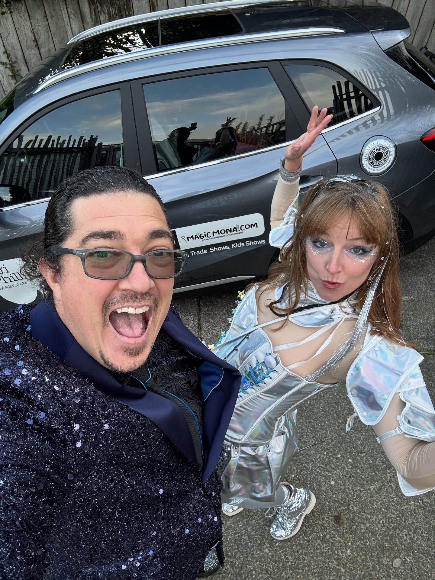 Fabulous space theme double act with the fabulous @magicmonaandfriends today.