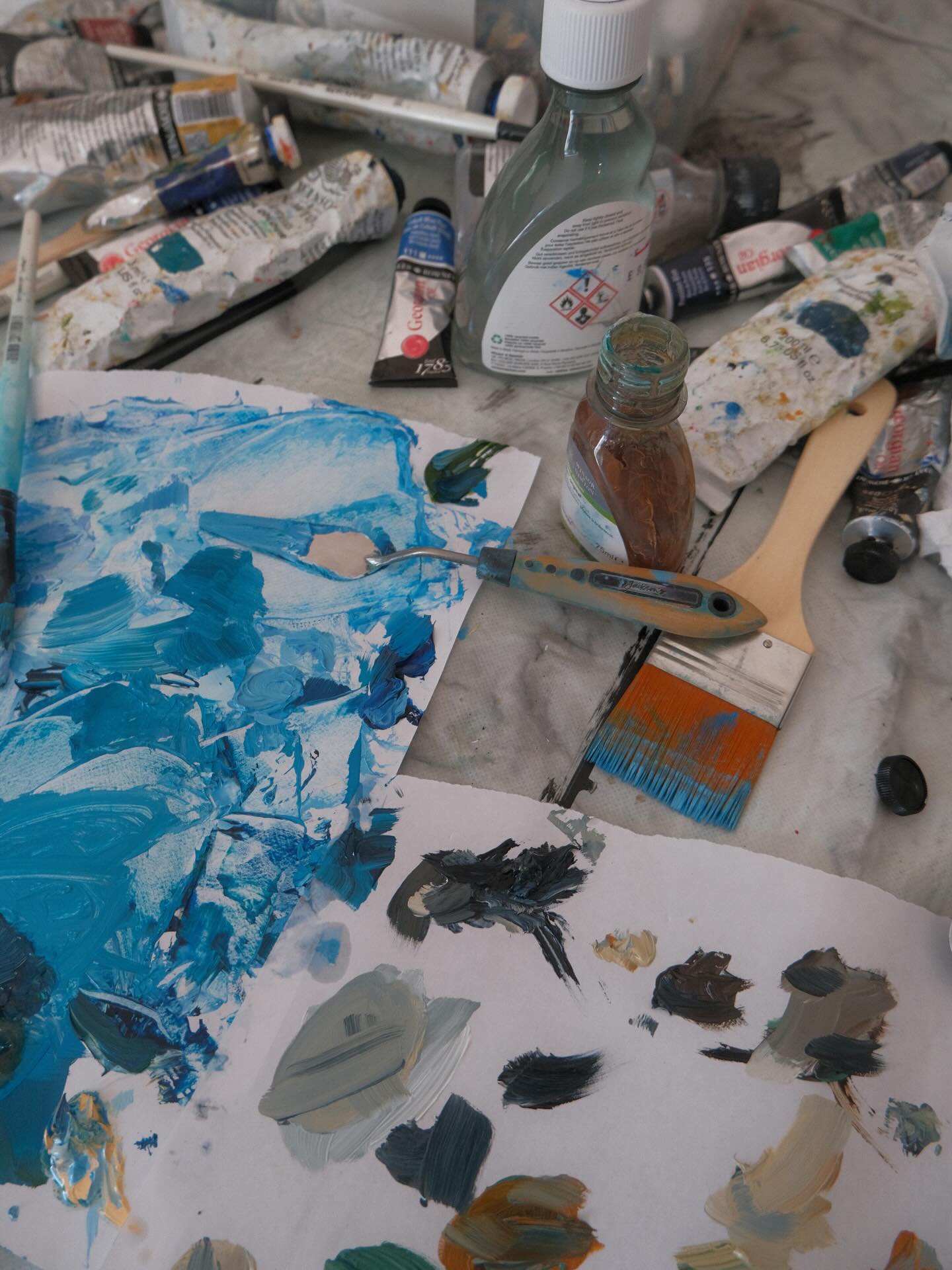 Got the oil paints out again in what feels like forever 🎨
#art #artist #artwork #paint #painter #painting #oilpaint #oilpainter #paintpalette #pallete