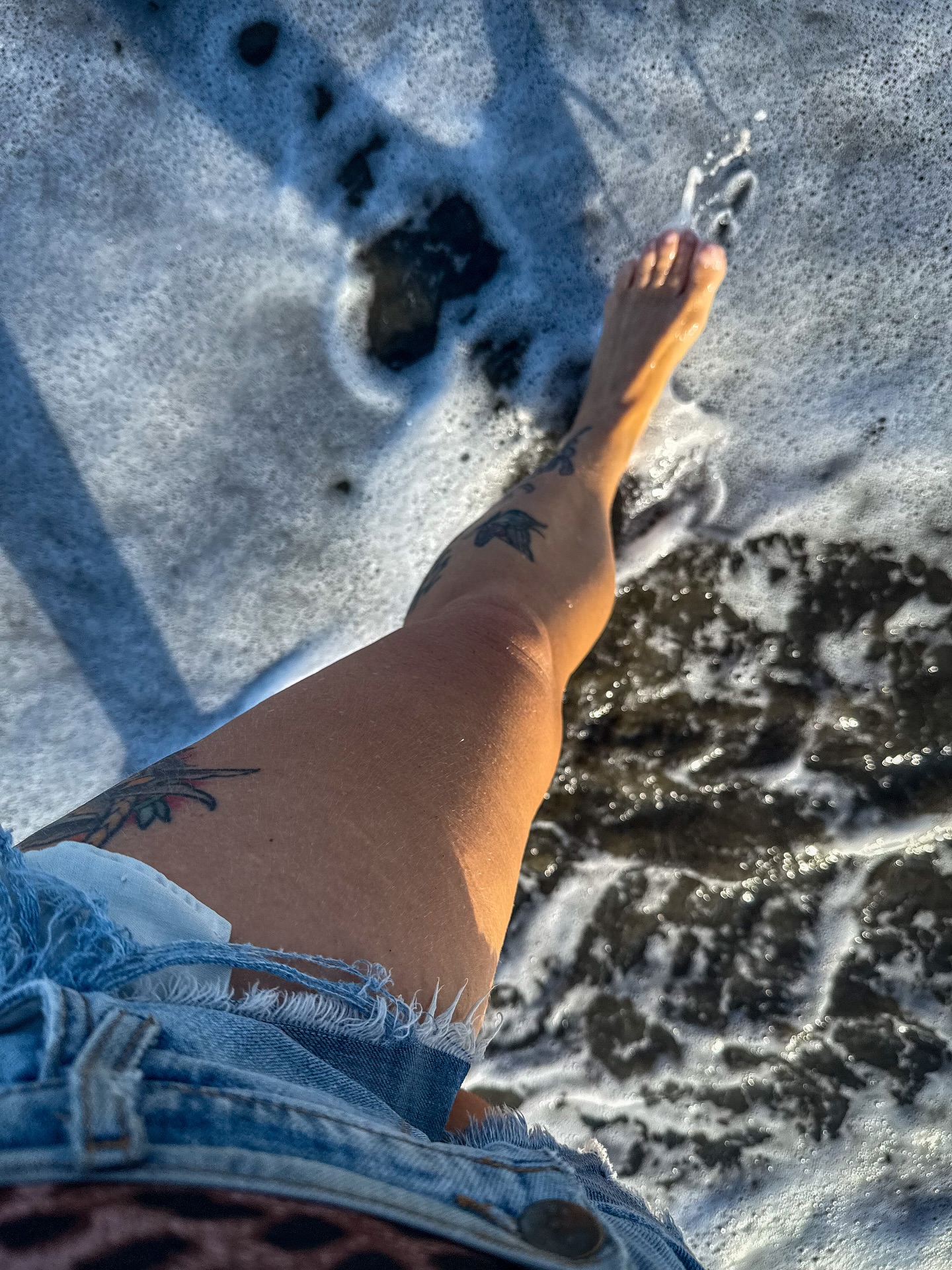 Give me dirt roads over city streets.
Give me sunsets that set the sky on fire.
A simple life in a wild world — that’s where I feel most alive. 🌅✨
What’s your favorite kind of road trip: dirt roads or highways?
#DirtRoadDreams #FireInTheSky #SimpleLifeMagic #RawAndRadiant #WanderWell #SoulOnTheRoad #SaltyLuxeAdventures #NomadVibes #WildAndWandered #RealLifeMagic #EdgeAndEase #MexicoVibes #Troncones #OceanSoul #CoastalEdge #BoldNotBasic #BeachSunsetLove #SoulfulAdventures #ModernNomad #barefootwanderer