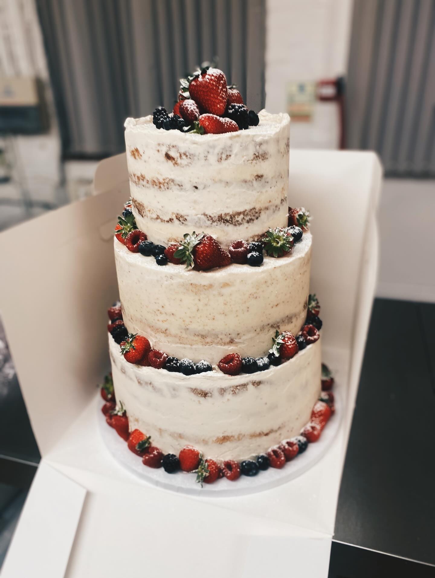 Love love love this cake! Made for a wedding over the summer and was told it went down very well! Glad I could help! #wedding #weddingcake #london #londoncake #cake