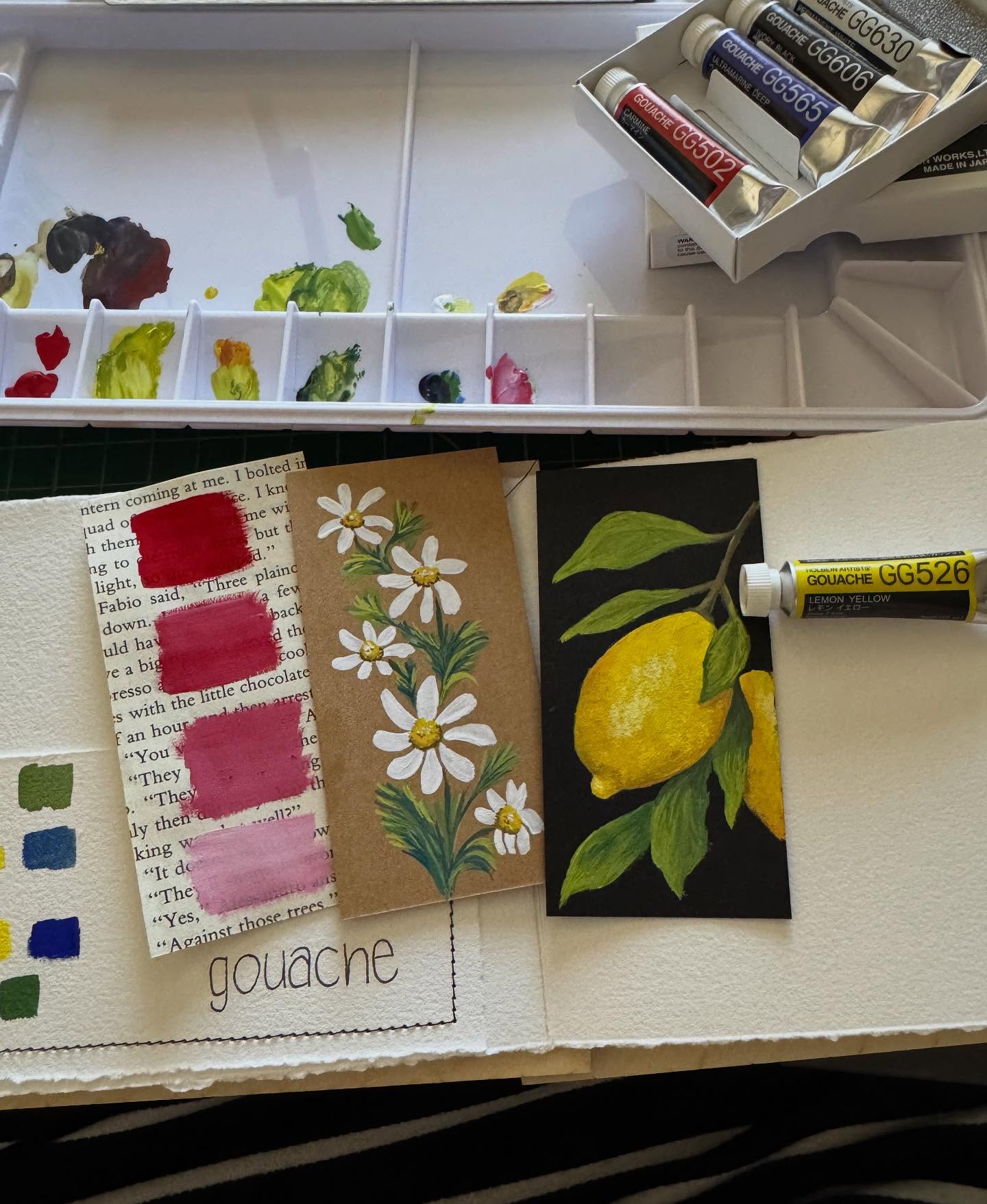 Mixing and painting with @holbeinartistmaterials gouache. I love how easy it works on just plain cardstock 😍 No need for fancy papers.
#gouache #gouachedaisies #gouachelemons #gouacheonpaper #artjournal