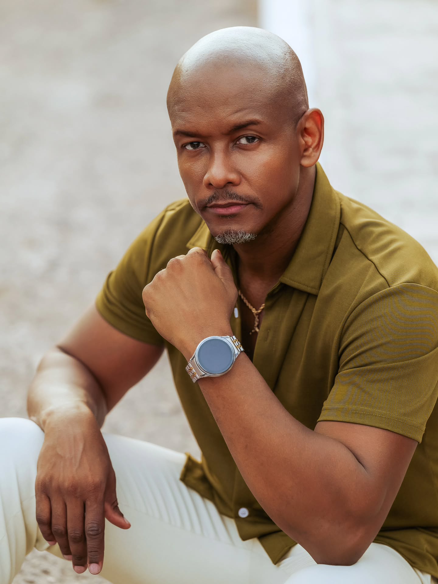 A brief history of your wedding and portrait photographer. I was born in Port Antonio, Jamaica, and grew up in Kingston. I attended Vaz Prep then went on to Kingston College, where in my last two years had the honor of being captain of the cricket team (successfully winning the high school tournaments both years).
One of my proudest achievements was to represent Jamaica in the under-19 youth cricket league, playing against other Caribbean countries. I learned that life is filled with wins and losses, but we must press on regardless.
I am a proud father of the most amazing daughter and I consider her to be my number ONE accomplishment!
The experience of making and capturing memories should not be taken for granted!!
📸 @emaniphotographyjamaica