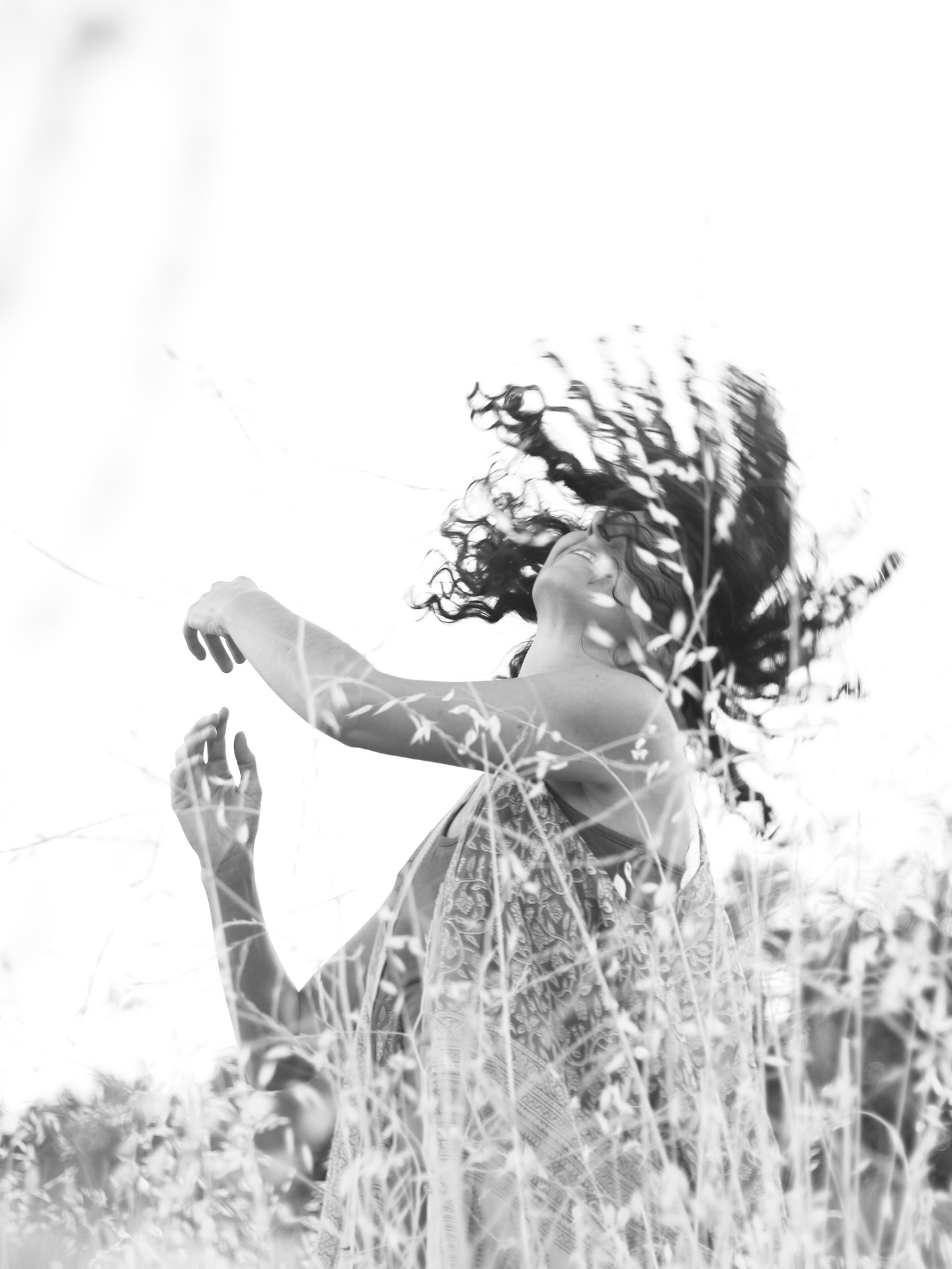 Moviendo el aire
@5ritmosjanis
#sesionesfotográficas #danza #shotting #fotoscondanza #sesiondefotosenlanaturaleza #moviendoelaire #blancoynegro