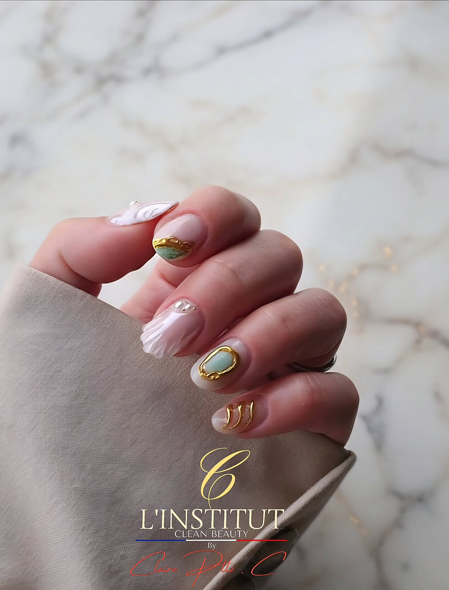 🌊 Trésor des Mers 🪞✨️
Coquillage nacré, or délicat et pierres lumineuses… un voyage marin en version haute couture. 🌊✨️
⚜️ 𝐂 -𝐋'𝐈𝐍𝐒𝐓𝐈𝐓𝐔𝐓 𝐂𝐥𝐞𝐚𝐧 𝐁𝐞𝐚𝐮𝐭𝐲 ⚜️
SOINS - ONGLERIE - BEAUTE DU REGARD - ÉPILATIONS
📆 𝗥𝗗𝗩 👉 lien en bio
🚘 A 5 min du centre ville de VALENCE
🅿️ PARKING PRIVATIF GRATUIT🫰
🚍 BUS Citea 4 ou Citea 8 🛑 Demande Arrêt :
🚸Centre commercial ou 🚸Pierre blanche
📍1310 Avenue de la République
07500 Guilherand-Granges
(En face de Auchan et Norauto)
BESOIN DE CONSEILS OU AUTRE DEMANDE ⁉️
Si aucune disponibilité ne vous convient, ou vous ne savez pas quelles prestations choisir, merci de laisser un message au : 07.81.13.48.24
#LuxuryNails #TrésorMarin #HauteManucure #ShellNails#onglerievalence