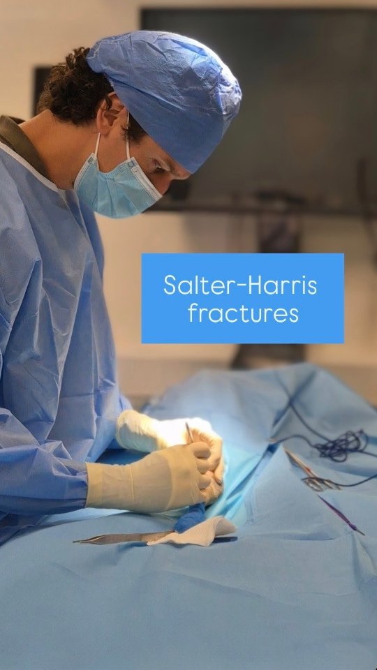 Salter-Harris fractures are growth plate fractures in young dogs. They’re classified into 5 types based on how the fracture line involves the growth plate and adjacent bone.
Early recognition and treatment are essential to prevent growth disturbances 💙
Learn how our orthopaedic team at The Woodbridge Vets manages these injuries effectively: https://www.thewoodbridgevets.com/orthopaedicsurgery
#thewoodbridgevets #independentpractice #veterinarypractice #veterinarycare #salterharrisfracture #fracturerepair #orthopaedicsurgery #orthopaedics