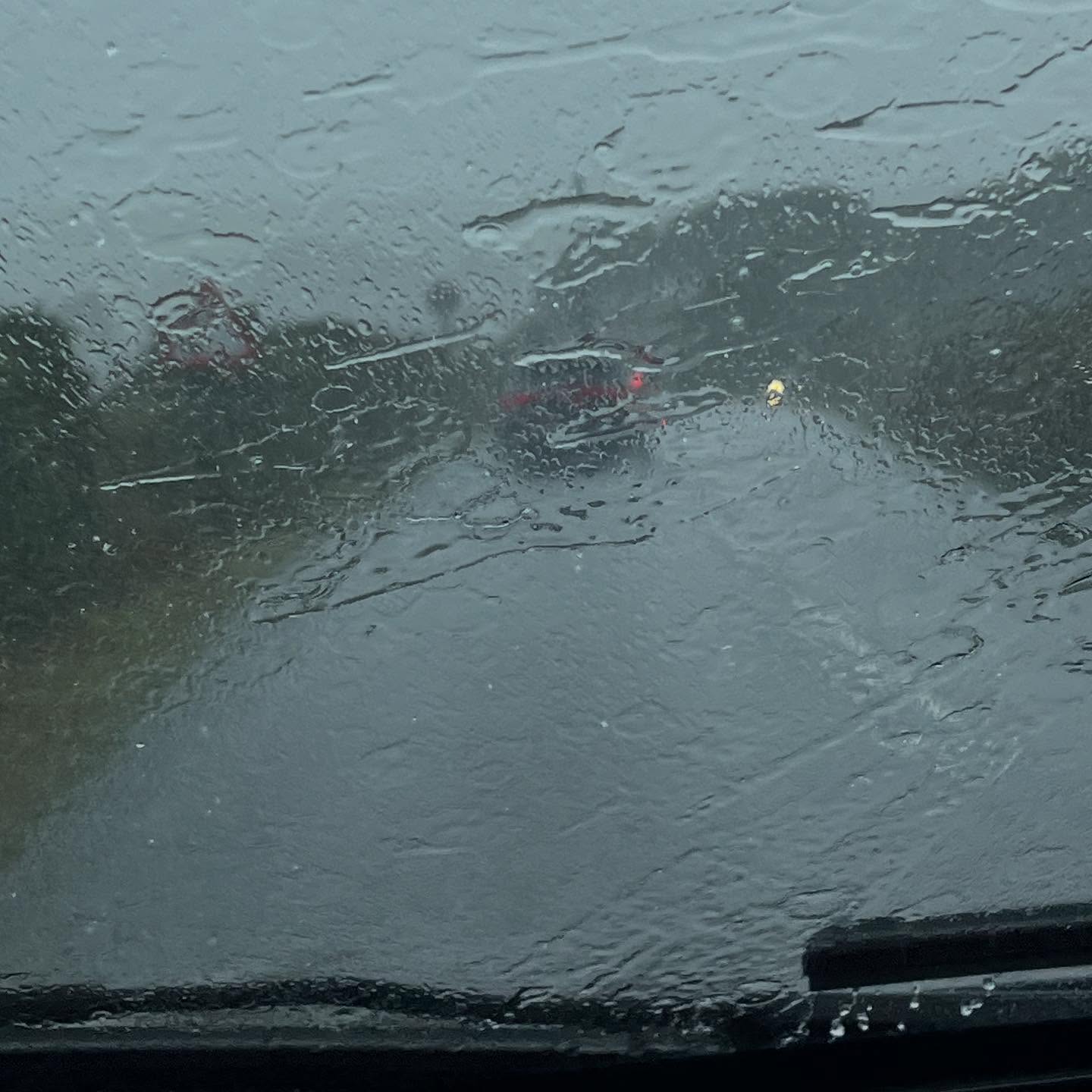 We spent quite a lot of yesterday sitting in the car eating mints and waiting for the biblical rain to stop so we could actually get out…
#figgycottage #figgycottagestives #happystaysbythesea #rainydaysbythesea #cornishweather