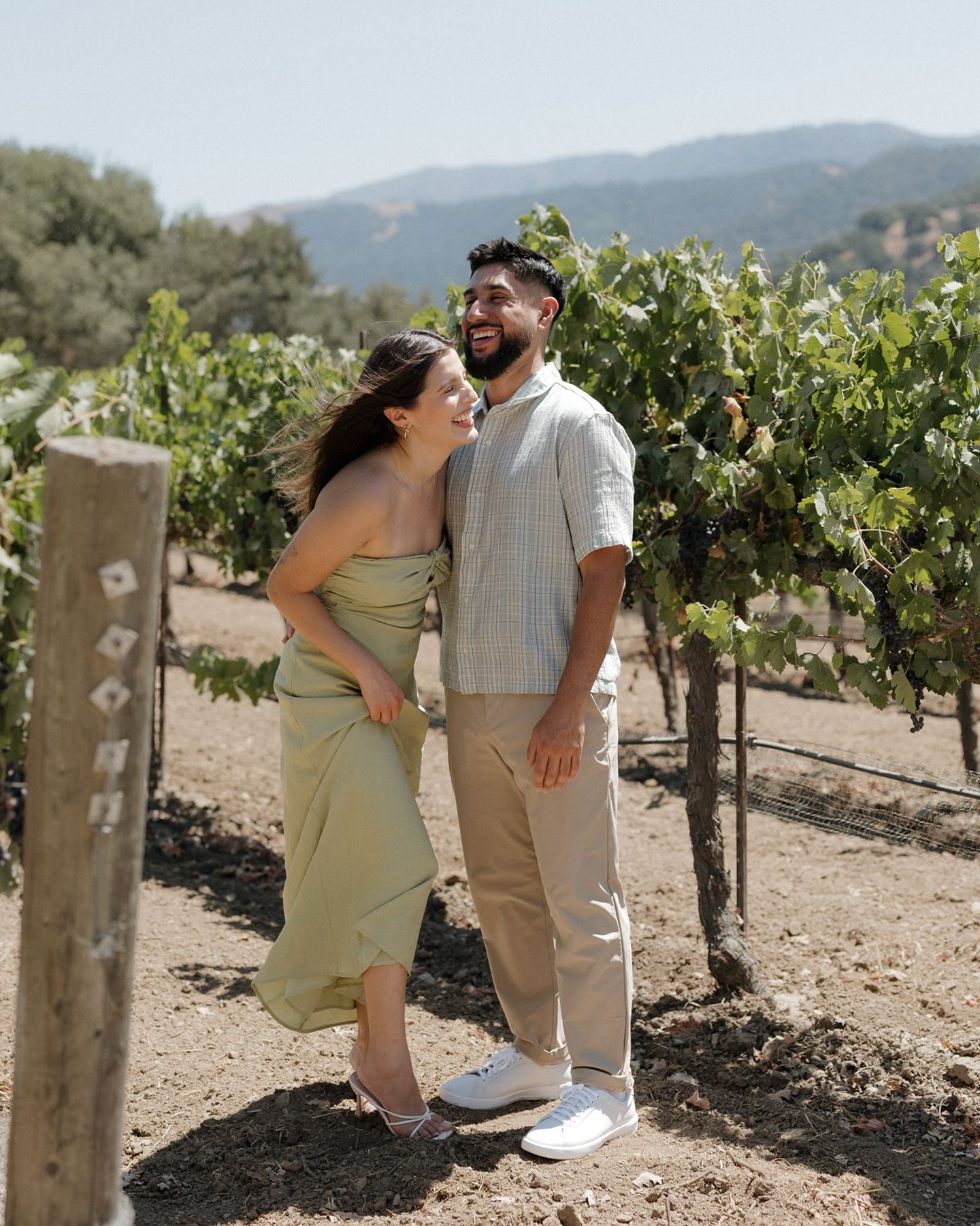 The moment Kimberly realized everyone was there for her proposal… 💍😭
As Kimberly walked up to the winery, music was playing softly in the background. She turned to Joe’s family and said, “This is the music I’d want playing at my proposal.” ❤️
Little did she know… she was seconds away from that very moment.
When she turned around, Joe was on one knee, surrounded by friends and family cheering and celebrating.
This Sunstone Winery proposal was pure magic — full of laughter, tears, and the kind of joy you never forget. Check out the fill proposal on my blog.
#SantaYnezProposal #SunstoneWineryProposal #SantaYnezWeddingPhotographer #CentralCoastProposal #WineryProposal #SantaYnezEngagement