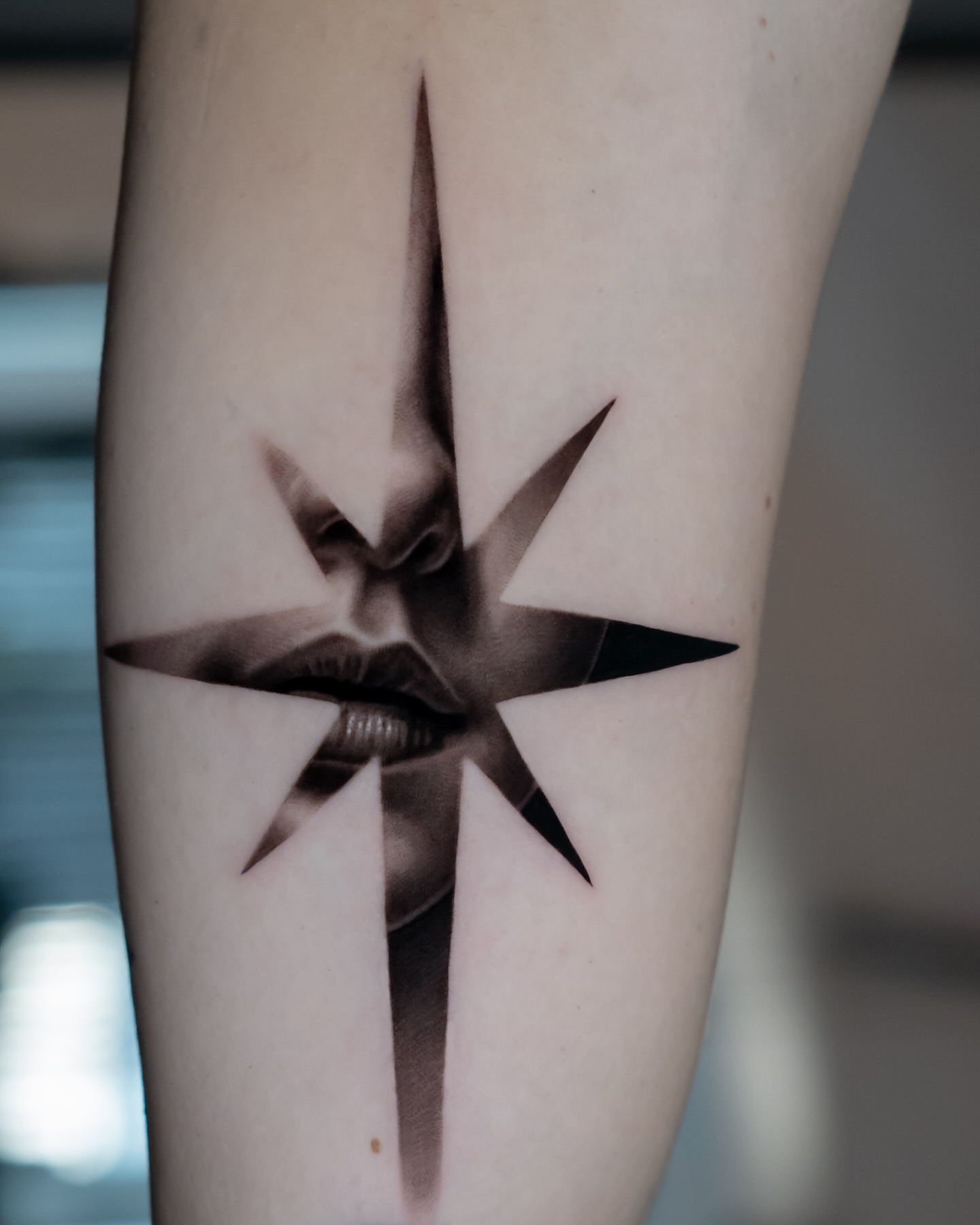 Finished the matching pendant for @oegg.ink ’s tattoo I did a while back 🔥 Really like seeing this set come together ✌️ Swipe to see the first part we did 👉
#tattoo #tattoos #tattooartist #blackandgreytattoo #realism