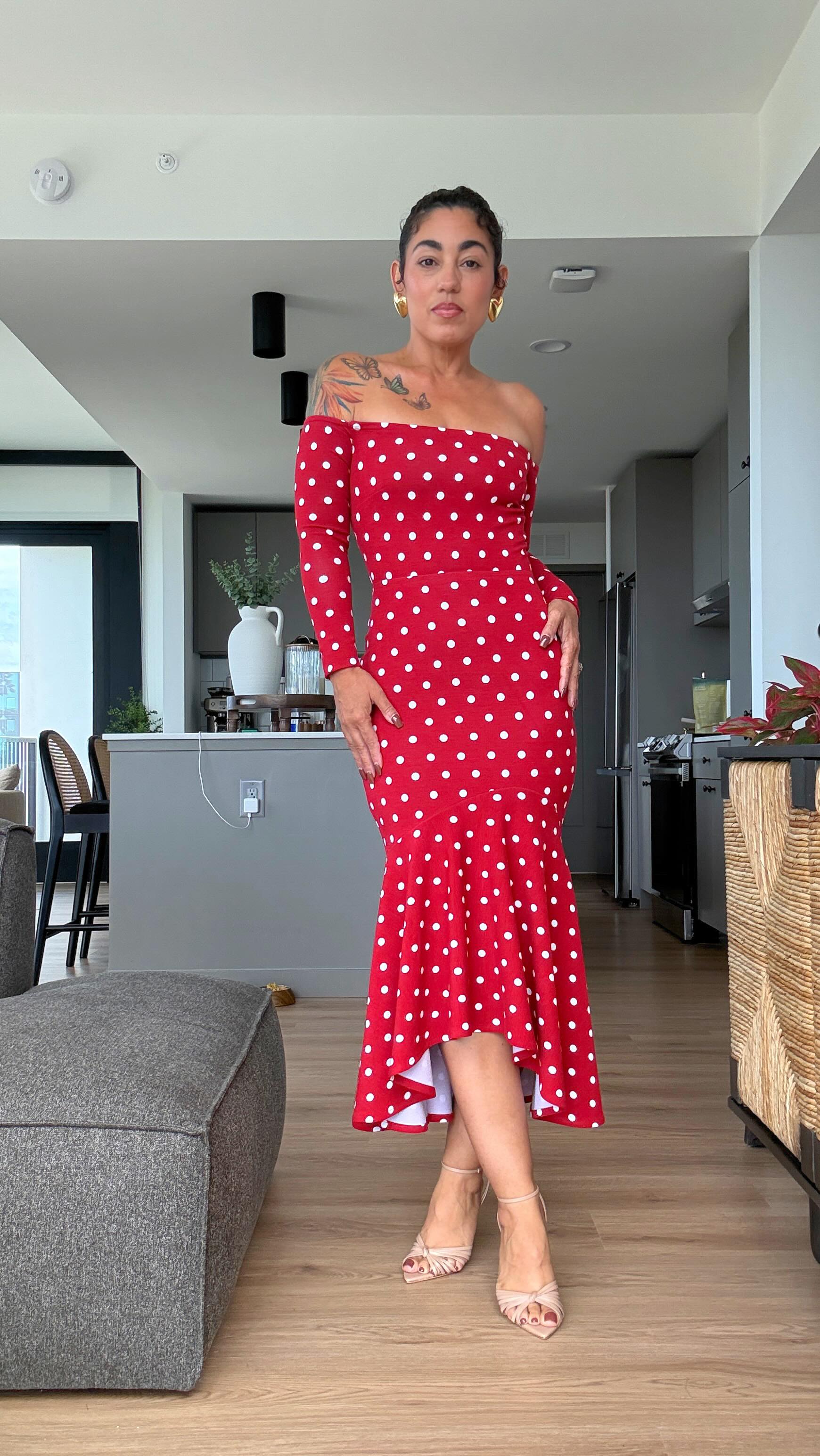 I’m editing this sew along right now! This is McCall 8605 (#M8605) I made it using this fun knit polka dot and filmed a sew along. Check my YT channel tonight for the video. 🥰