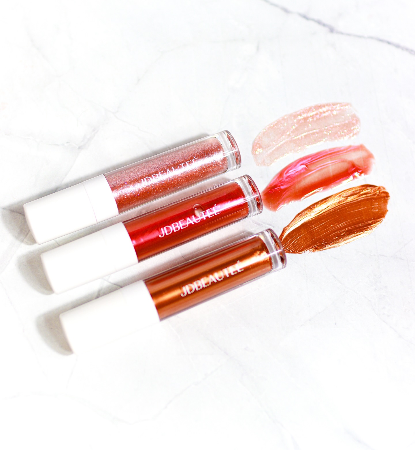 💄 Say hello to the glosses that do it all. Our 8mL JD Beautee glosses aren’t just pretty — they’re packed with hydration, rich pigment, and a shine that lasts all day ✨. Each one smells as sweet + refreshing as your favorite cocktail 🍹, making every swipe feel like a treat.
✔ Super hydrating & moisturizing 💋
✔ Smooth, non-sticky texture ✨
✔ High-shine + bold pigment that pops 💎
Shades you’ll be reaching for on repeat:
💎 Plain Jane – effortless shimmer with the perfect sparkle
🔥 Spice Girl – fiery red that turns every look into a moment
🎨 Mona Lisa – warm bronze for goddess vibes all year long
Now the real question is… which shade are you rocking first, babe? 👀💋 Plain Jane, Spice Girl, or Mona Lisa? Comment your pick below ⬇️✨
#jdbeautee #lipglosswholesale #lipglossobsession #lipglossmixing #lipglossmaker #lipglossline #explorepage #lipglossbase #lipgloss #lipglossfilling #lipglossislife #lipglossswatches #brownlipgloss #lipglossmixingvideos #lipglossmaker #lipglossgiveaway #lipglossvideo #lipglossispoppin #lipglossfilling