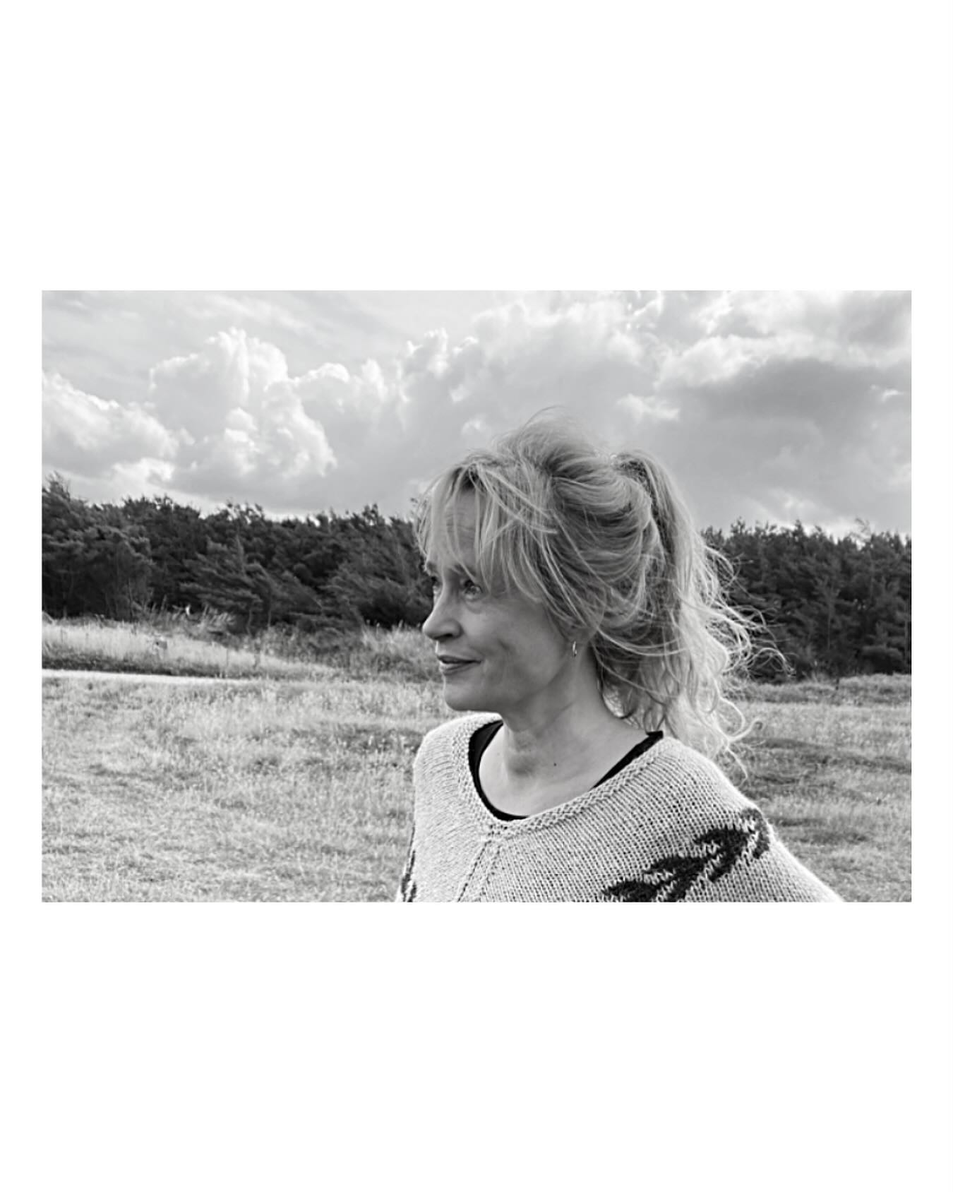 1:1 sessioner er til dig, der er klar til at åbne op for dit trivsels- og vækstpotentiale.
Dette er et trygt møde, hvor du kan lande i dig selv og afklare, hvad der nærer dig og hvilken retning du bør gå.
Jeg bringer min intuitive sansning, empati og innovative blik ind i rummet – så du ikke blot finder ro og klarhed, men også bliver spejlet i dit unikke potentiale.
Sammen åbner vi for nye perspektiver, så du kan trives og blomstre i dit eget tempo og naturlige pragt.
Du er velkommen, hvis du mærker resonans.
Læs mere via link i bio – eller skriv til mig direkte…
Kærligst Pernille
🔸🧡🔸
______________________________________
#resonans
#intuition
#indrero
#1til1session
#selvbevidsthed
#alignment
#essens
#frekvensarbejde
#autencitet
#vibration
#bevidsthedsarbejde
#selvudvikling
#kærlighed
#kenddigselv
#selvomsorg
#hjertesager
#solarplexusevolution