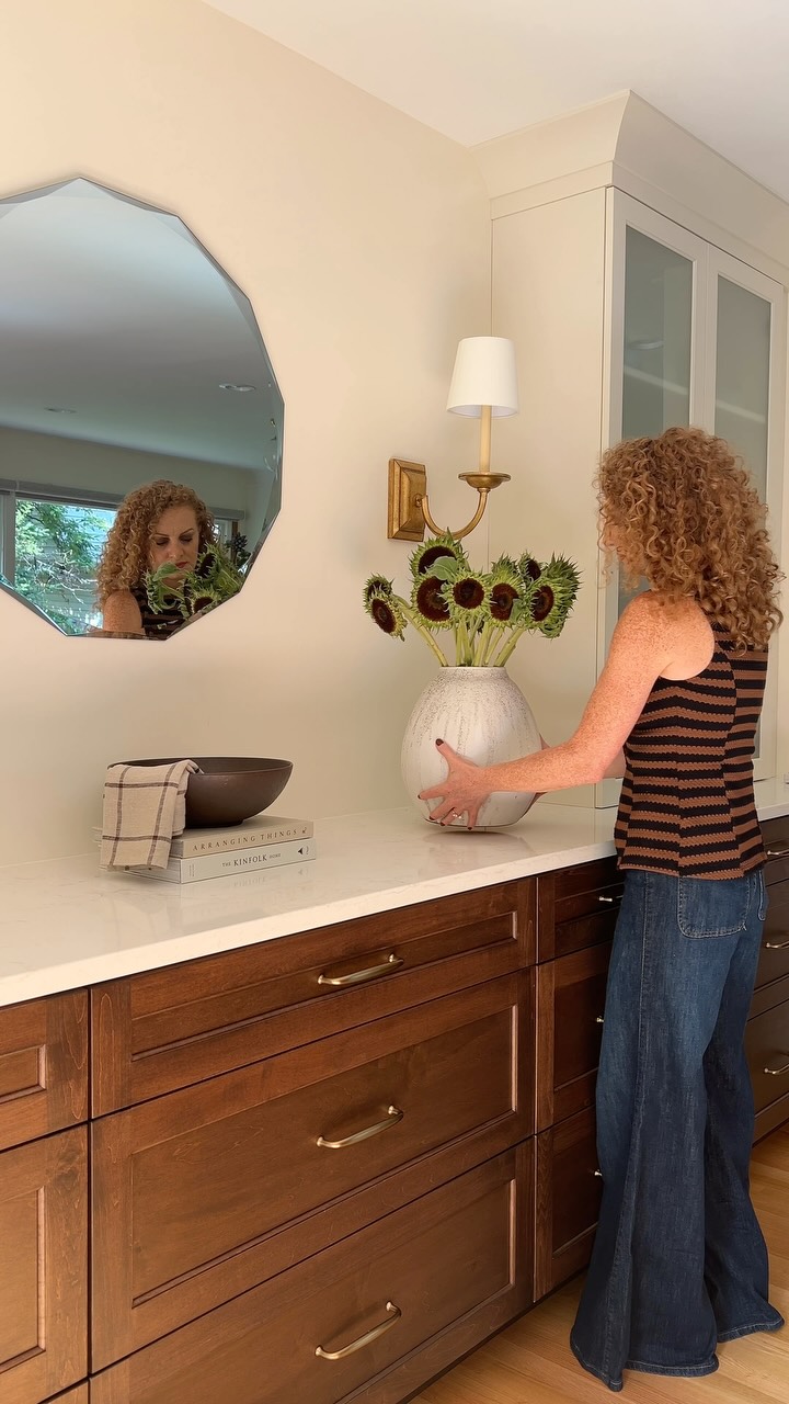 Style the Lightwell Kitchen with me 🤎
Styling is more than adding the final touches to this space.. it is the moment I step into the dream once held in the mind of my client and what was just an idea in my mind few months ago and feel the soul of the design..
this is where beauty meets purpose.. just before the final reveal
#dianarizkodesign
#kitchenstyling
#kitchenremodel