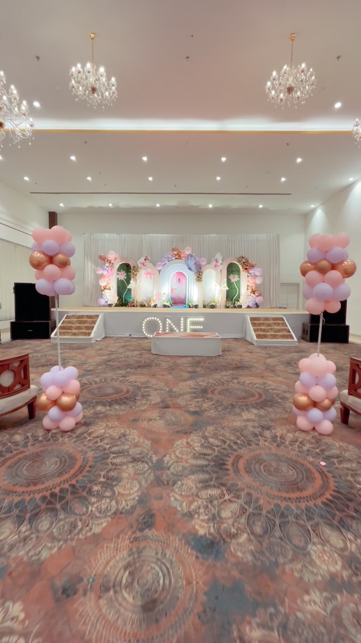 #birthdaycelebrations #firstbirthdayparty #babygirlbirthday #bhopalbirthdayvenue #birthdayphotography #bbayphotography #birthdayphotoshoot📸
Https://www.newbornbabyshoot.com