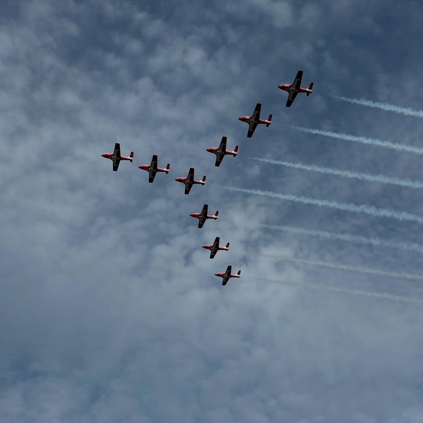 Many thanks to the
@cfsnowbirds
for the awesome
show down on
Midland harbour
tonight. You did
NOT disappoint!
#formationflying #snowbirds #airshow #mwordsphoto
@experiencesimcoecounty @midlandtourism @townofmidland