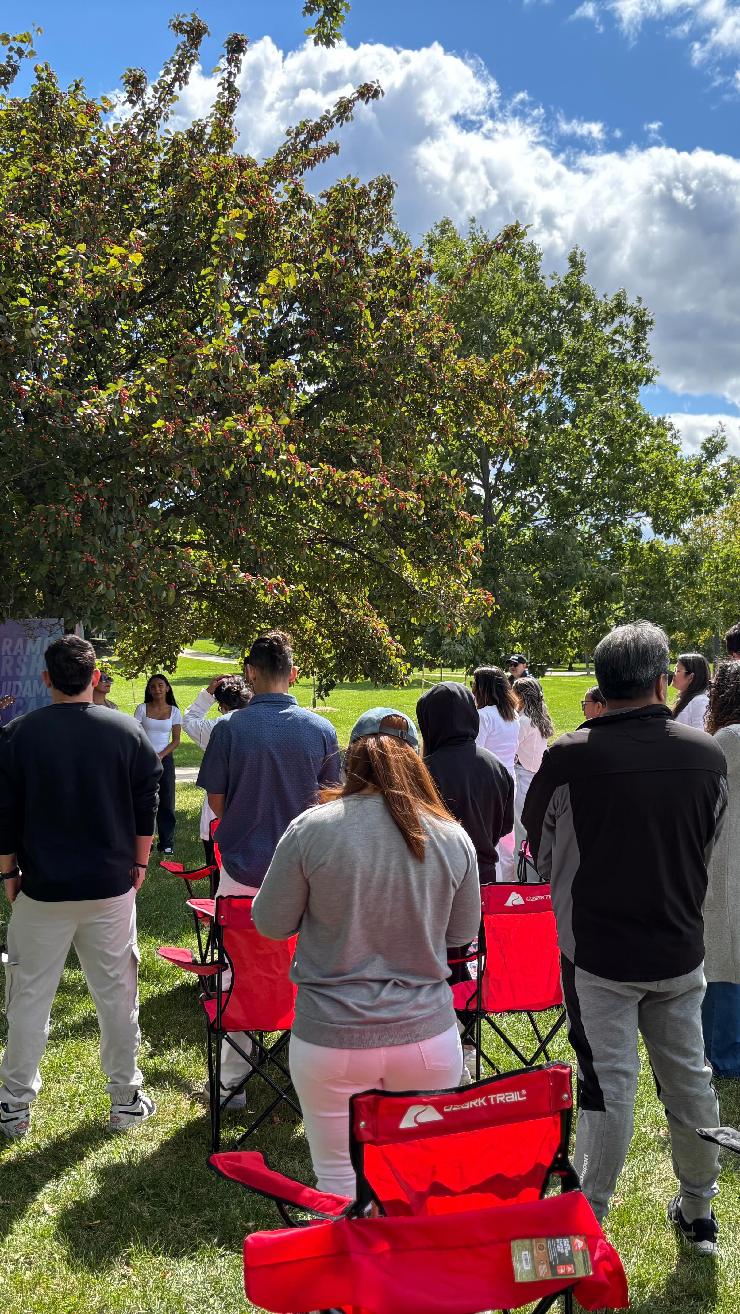 🌳✨ Church on the Park ✨🌳
Un día donde salimos del templo para vivir iglesia en comunidad: jugamos, compartimos, reímos, comemos juntos y conocemos a nuevas personas 🤝❤️
Porque la iglesia no es solo un edificio, ¡somos una familia! 🕊️
📖 “Y perseveraban en la comunión unos con otros, en el partimiento del pan y en las oraciones” (Hechos 2:42)
#ThePassionChurch #TuFamiliaTuCasa #IglesiaEnComunidad