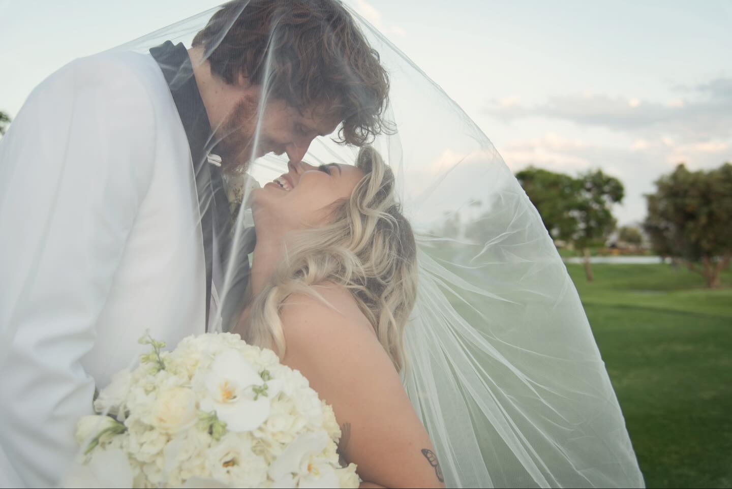 Happy beyond belief!! 💒 💍 👰 & 🤵♂️ #hot&happywedding #palmspringswedding #weddingday #wedding #brideandgroom #weddingbells #weddingphotographers #weddingphotography #ovationphotographyanddesign #happyweddingday #happybride #destinationweddingphotography #destinationweddingplanner #professionweddingphotogeapher #groom