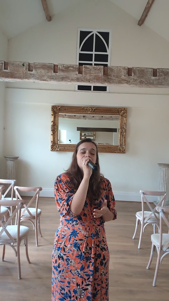 When you're performing at a wedding all day (ceremony all the way to and including evening party) the logical thing is to record some singing while you're meant to be taking a break ✌️can't resist getting some clips at the gorgeous Shottle Hall ❤️
New years resolution is to buy a phone that actually records audio nicely, I can only apologize for the sound quality 😂 but isn't the song a stunner!
#weddingsinger #singer #vocalist #wedding #takeabreak #shottlehall @itsruthb