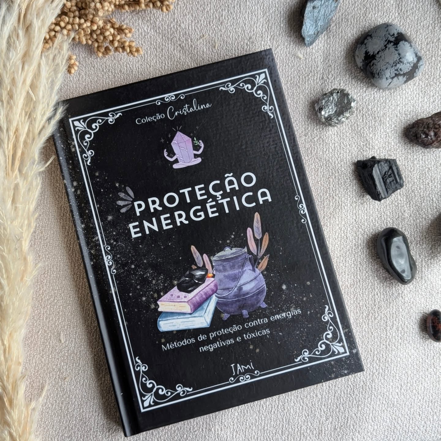 Como sei se preciso de proteção energética?! O que/quem ataca a minha energia?! Como me proteger?
👉 São algumas das perguntas para as quais este livro te dá respostas ✨
🖤 E ainda ficas a conhecer profundamente 8 poderosos cristais ✨
O livro apenas tem o valor de 20€ disponível em exclusivo na tua loja favorita www.jami.pt 💜
#colecionadoresdepedras
#proteçãoenergética #positividade #pensarpositivo #ProteçãoEspiritual #colecaocristalina #LojaDeCristais #reiki #espiritualidade #pazinterior #turmalinanegra #serdeluz