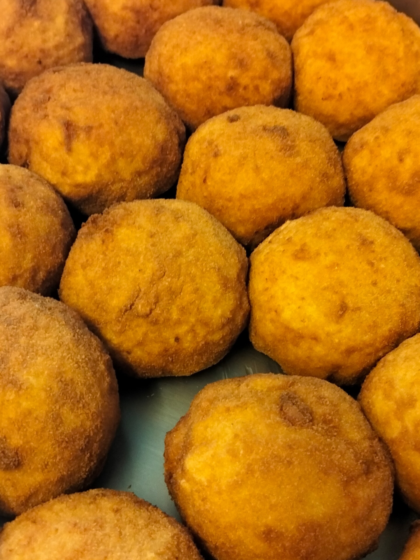 Our famous Supplì! ✨
Golden, crispy on the outside, soft and tasty on the inside. The perfect bite for every occasion.
#Suppli #ItalianFood #Foodie #Delicious