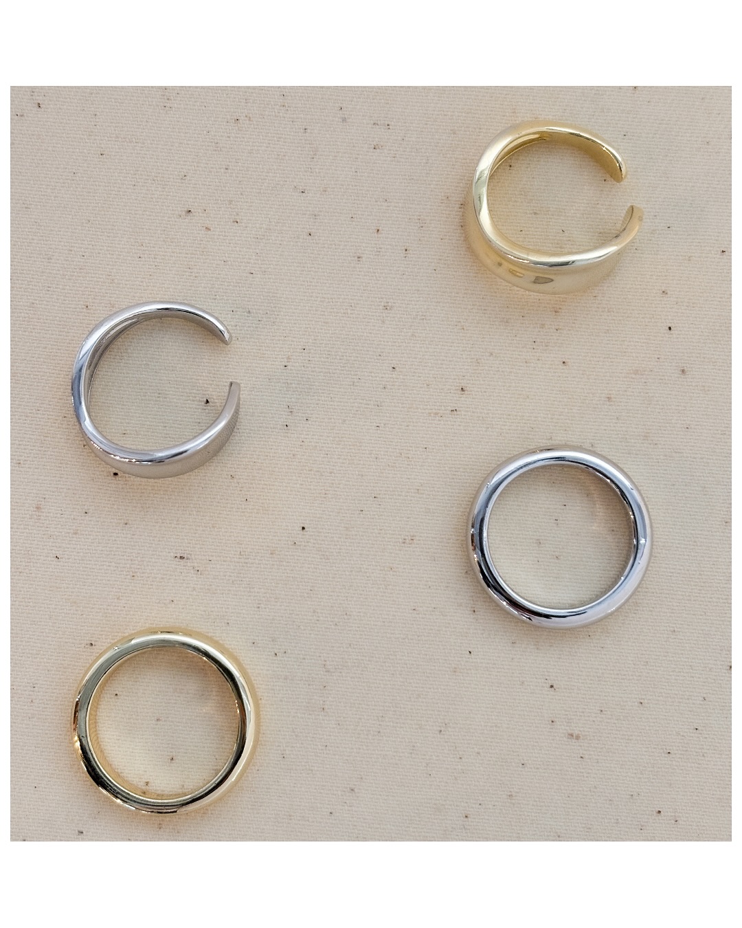 
A Little Luxury, Seamlessly Yours.
item:Product ring No.003
縦幅:1.9cm
横幅:2.1cm
厚み:1mm
内径:1.7cm
内周:5.4cm
Material:#silver925
online shop:@feln.tokyo
#felntokyo
#silveraccessory
#minimal
#simplecode