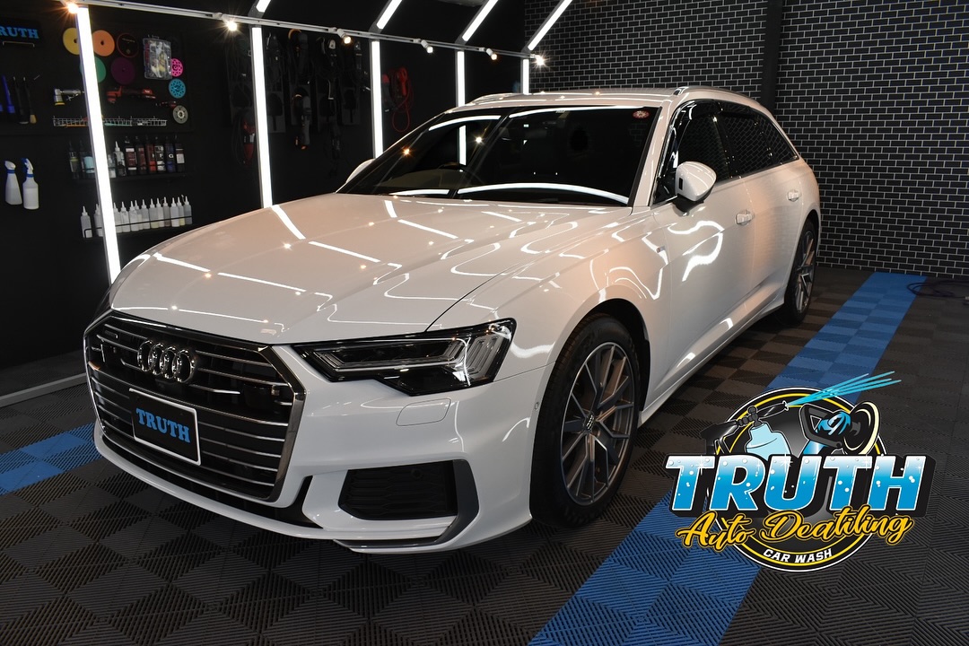 、
久しぶりの投稿です、、、
色々なお車をやらせて頂いております。過去の作業ですが、少しずつアップさせて頂きます❗️
Audi A6 Avant
UltraCoat Magnite ポーランド製セラミックコーティング
こちらのコーティングを一言でまとめると【艶】❗️
とにかく艶がやばいです🤩
ボディがホワイトでも顔が映り込むぐらいツヤツヤ✨
とても満足コーティングになります!
もちろんのこと下地もしっかり作りますのでご安心ください🫡
……………………………………………………………
⭐︎株式会社TRUTH ⭐︎
〒316-0014
茨城県日立市東金沢町1-3-33
0294-85-6100
営業時間9:00〜18:00
https://www.truth-detailing.com/
真心込めて仕上げます♪
……………………………………………………………
#アウディ
#アウディa6アバント
#audi #audiclub
#セラミック#セラミックコーティング
#コーティング#コーティング専門店
#茨城県#日立市
#茨城県コーティング
#手洗い洗車