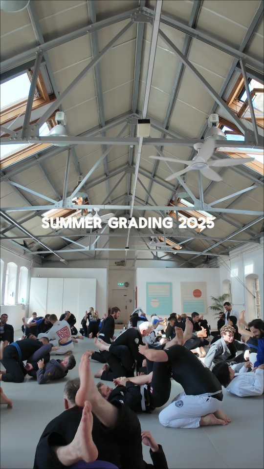 ✨ Summer grading! ✨
Over 30 belts handed out, heaps of smiles, and a BBQ to top it off. 🥋🍔
Proud of everyone’s hard work and it's wonderful to see the community we have built celebrating each other!
-
-
-
#lowtidebjj
#BJJ
#bjjcommunity