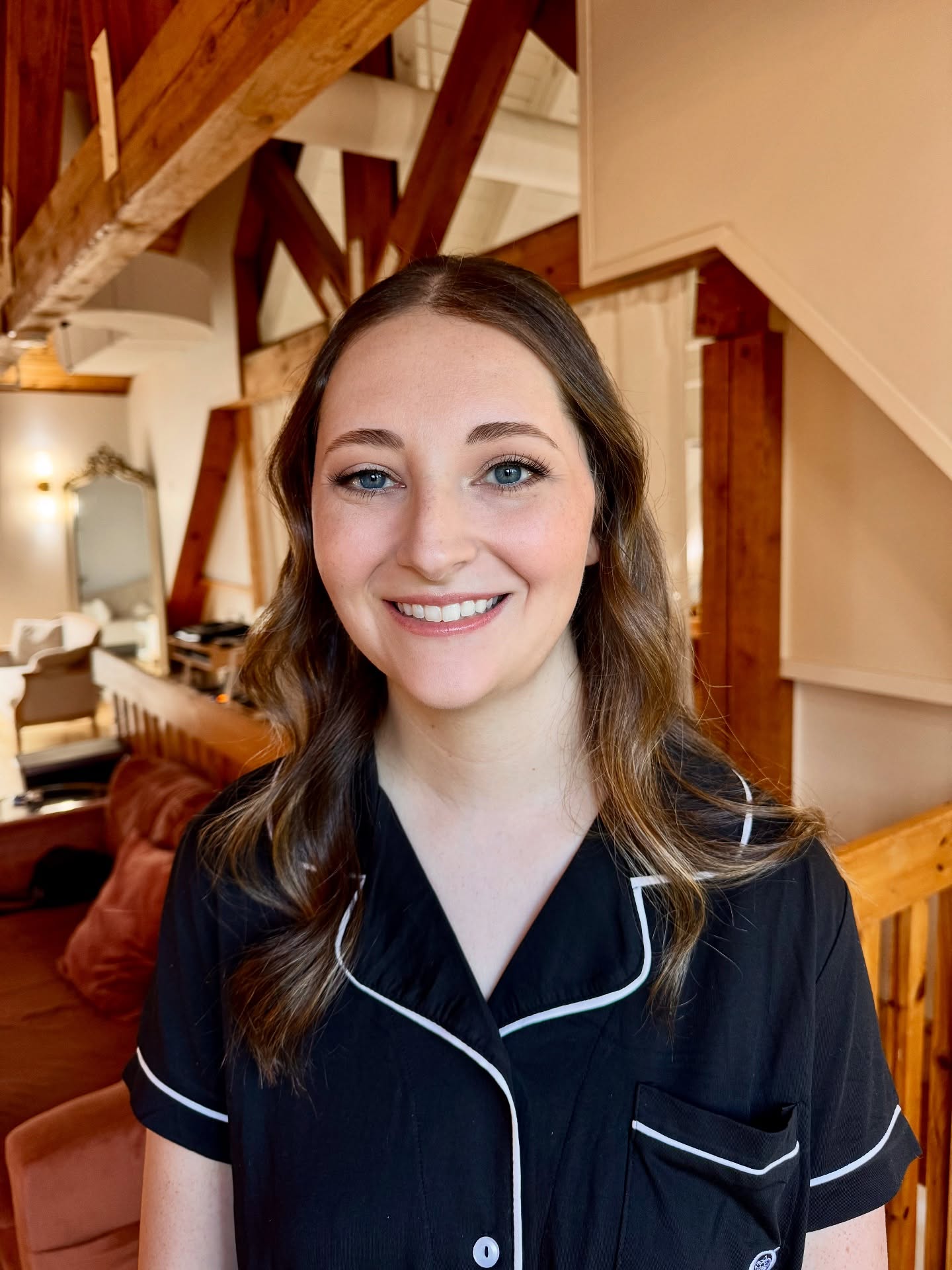 ✨ Keeping it soft, fresh, and natural because sometimes less really is more. A big part of getting this look just right is the consultation. That’s where I learn about your style, comfort level, and the little details that matter most to you. It’s not just about the makeup — it’s about making sure you feel like you on your big day. 💕
#bride #bridalmakeup #bridalmakeupartists #naturalbridalmakeup #ottawamakeupartist #naturalmakeup #makeupconsultation #ottawabridalmakeupartist