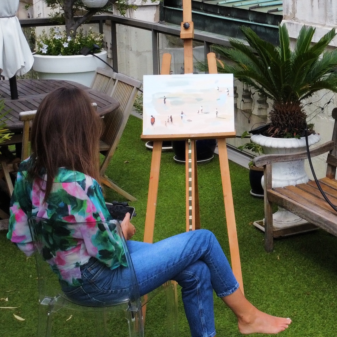 Moi, c’est Lalou 🌸
Je peins des instants simples, lumineux et colorés.
Chaque toile est une petite bulle de douceur, un reflet de ce qui m’inspire au quotidien 🌞🎨