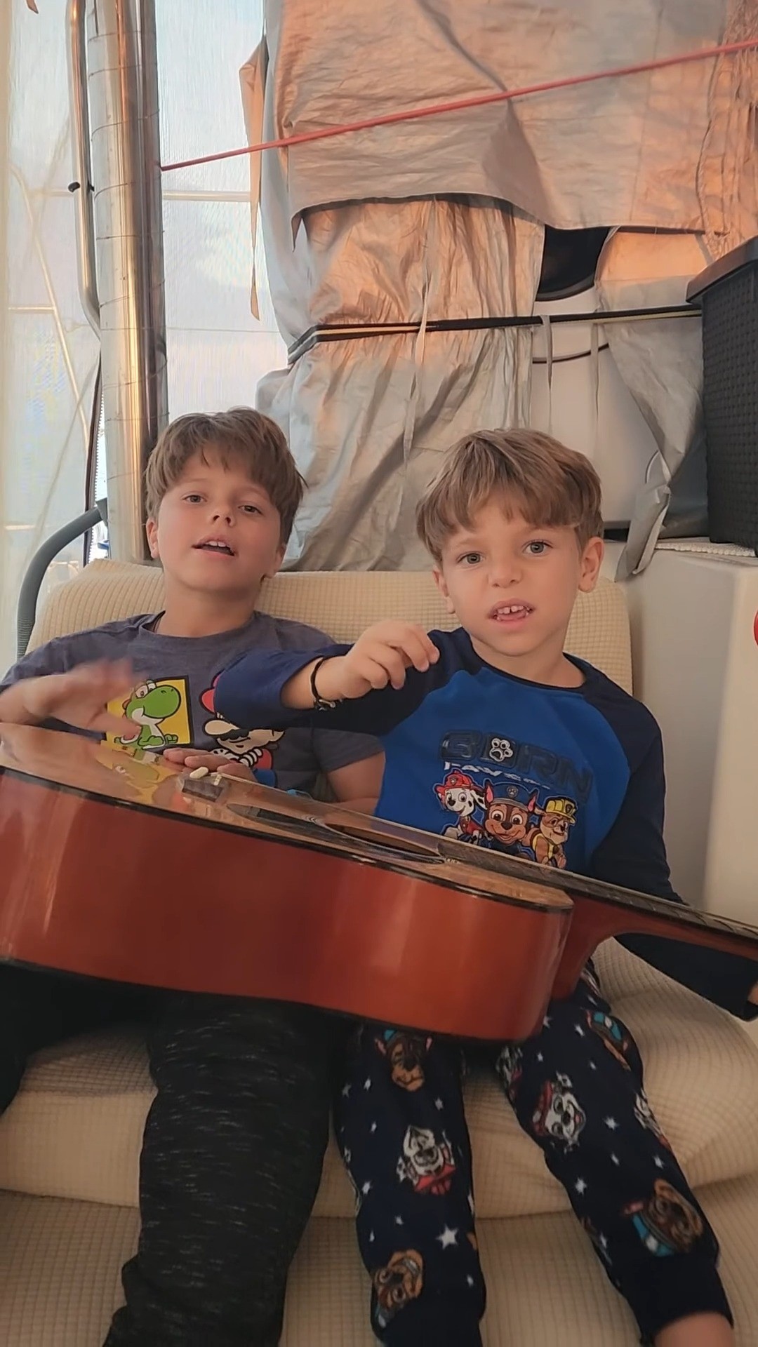 Our boys… future Minions in training 😂
.
#BoatLife #SailingFamily #FollowThe5un #LifeAtSea #CruisingWithKids #NomadicFamily #FamilyAdventures #SailingLife #LiveYourDream #BoatKids