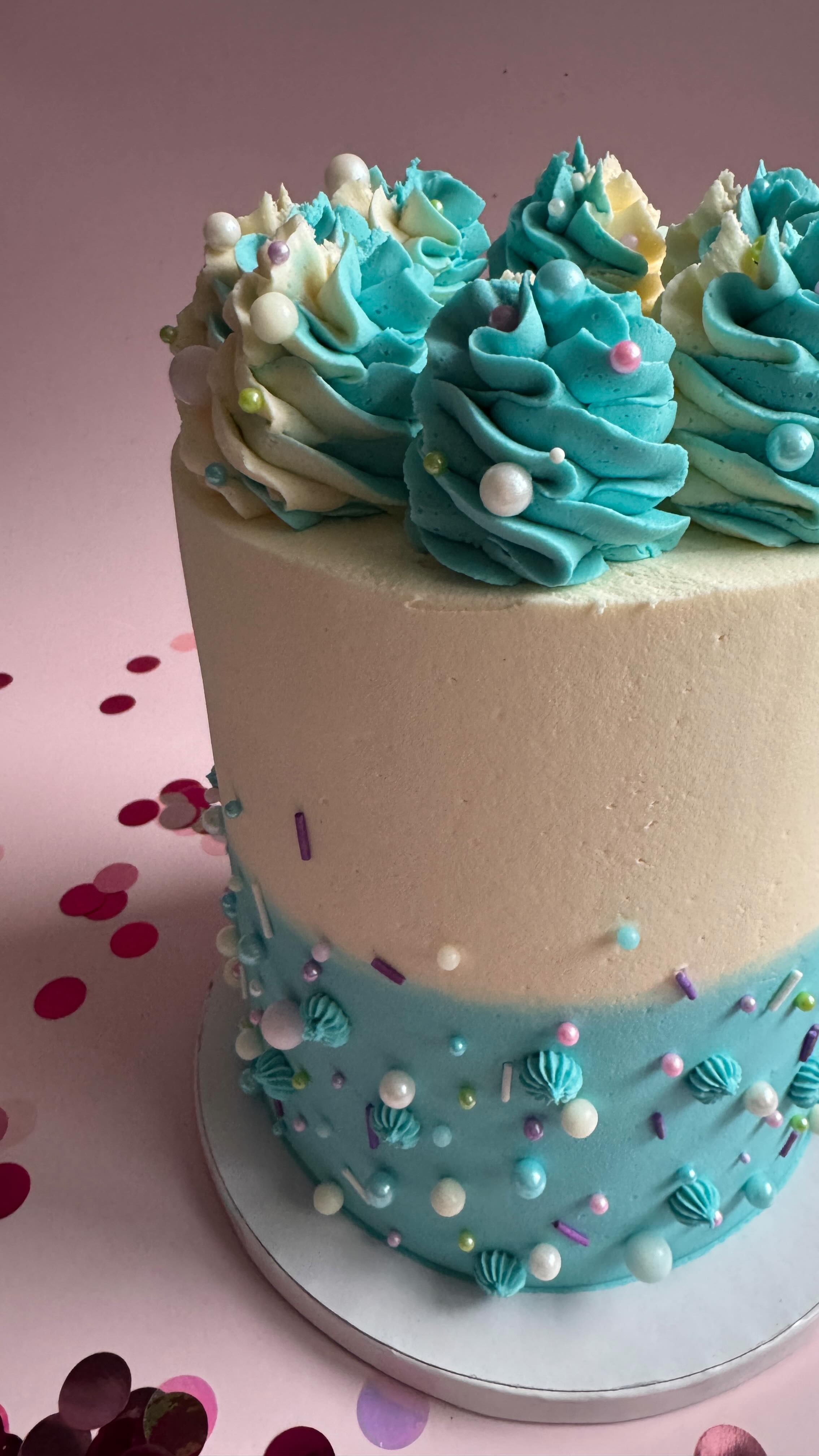 I’ll be taking no further questions on raspberry over strawberry jam 🎂🍰🧁