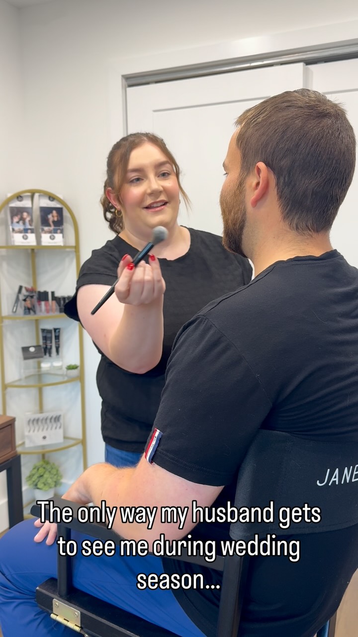 Proof that my husband will do anything to see me during wedding season… even book a makeup appointment 🤭💕
#makeupartist #makeupartistlife #busybridalseason #ottawamakeupartist #busymua