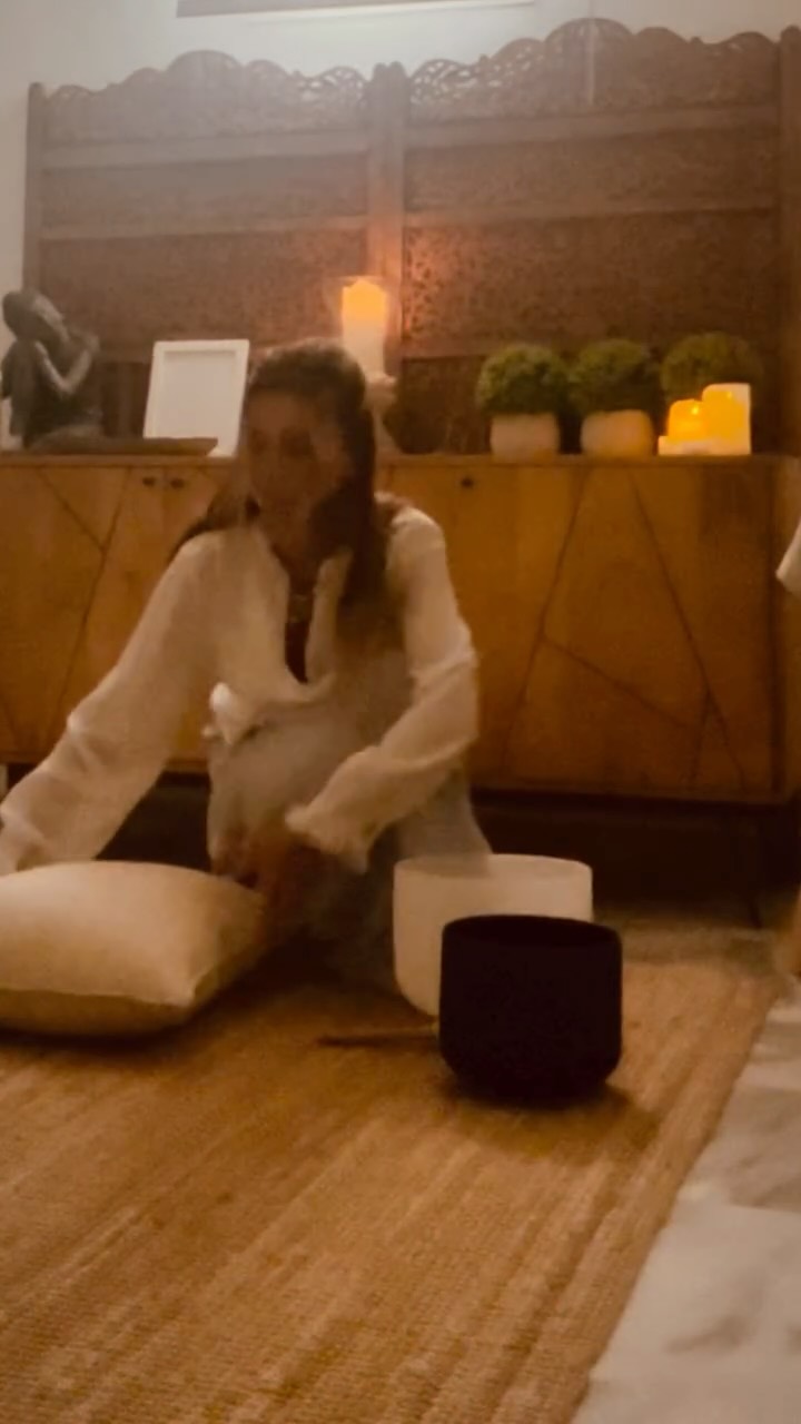 Setting up my therapy room for a Reiki attunement. To witness others step into their power, holding space for themselves and others to heal. A new Reiki healer rises, and I am reminded: this is exactly where I am meant to be 🫶🏻✨🙏